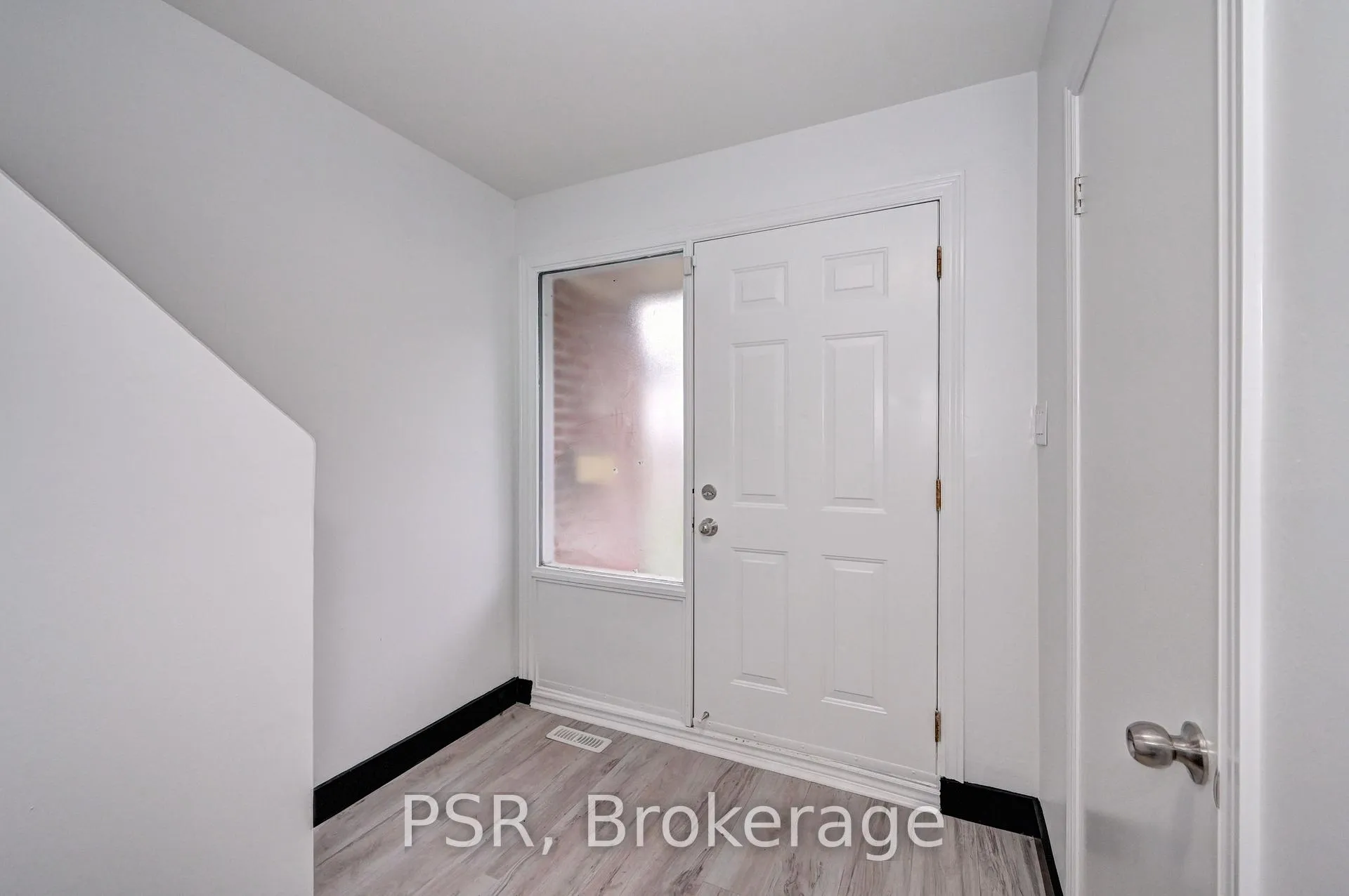 Photo 12 of Unit B, 528 Sunnydale Place, Waterloo — HOMEH