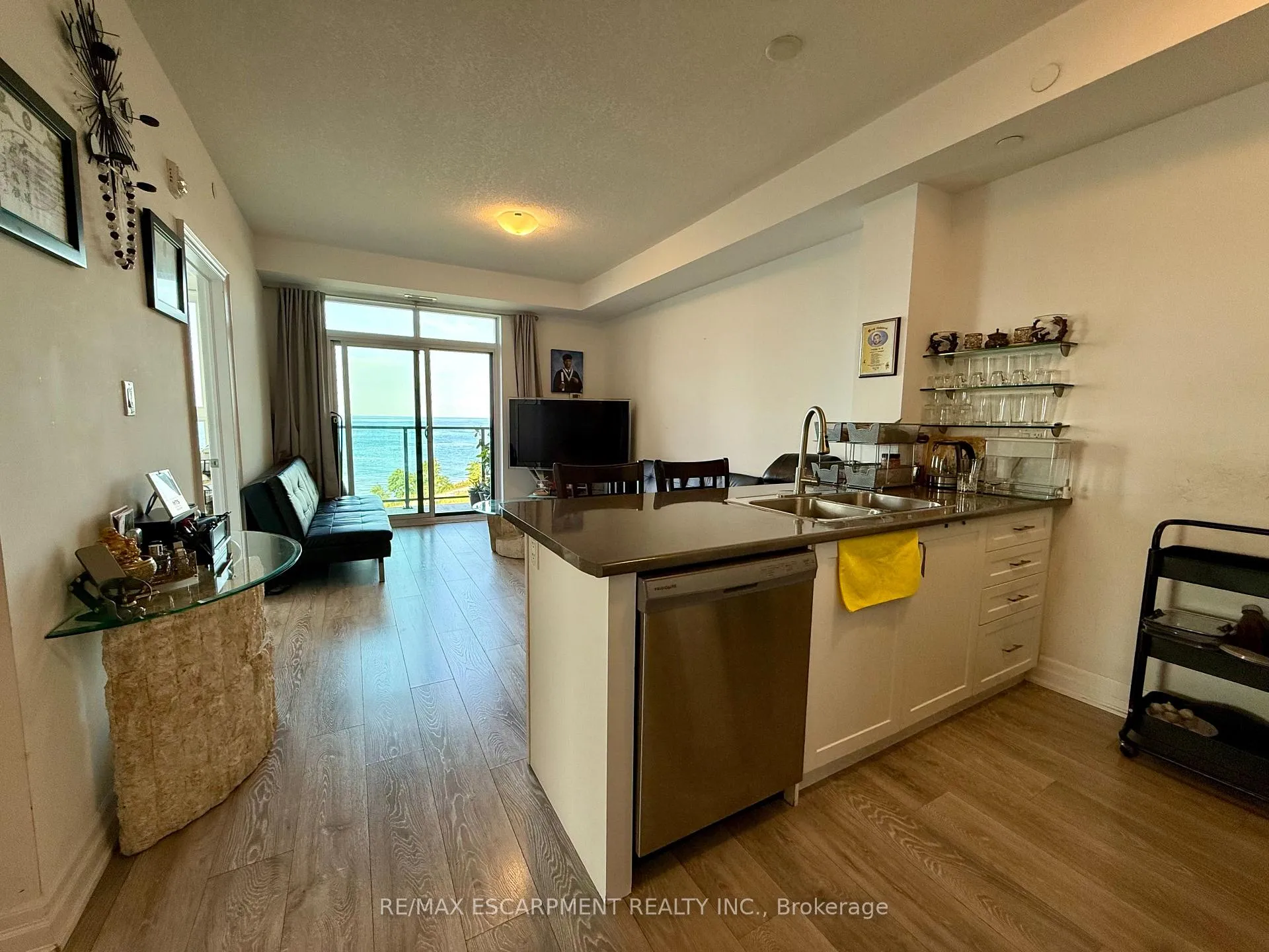 Photo 3 of Unit 509, 101 Shoreview Place, Hamilton, Stoney Creek — HOMEH