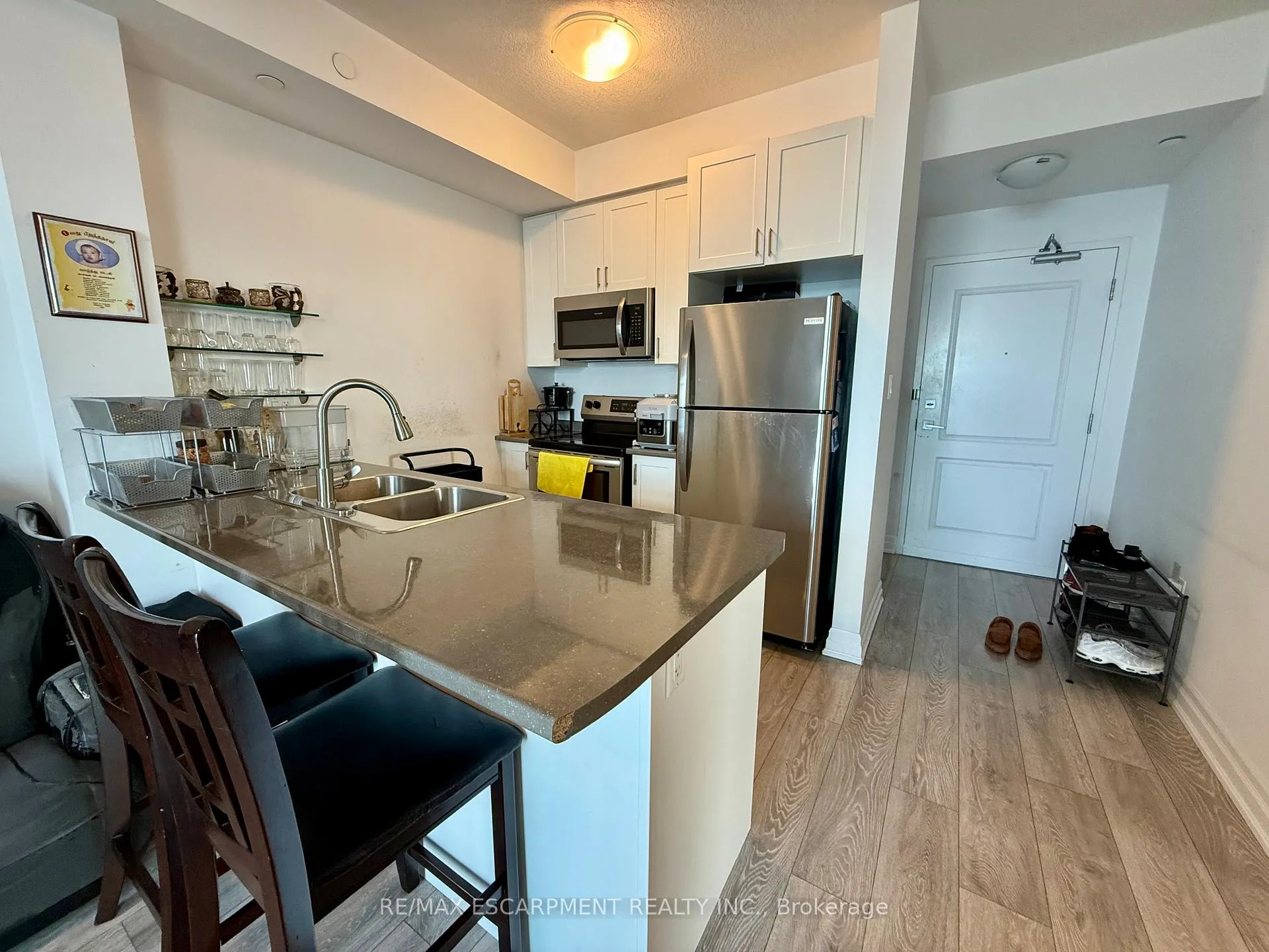 Photo 4 of Unit 509, 101 Shoreview Place, Hamilton, Stoney Creek — HOMEH