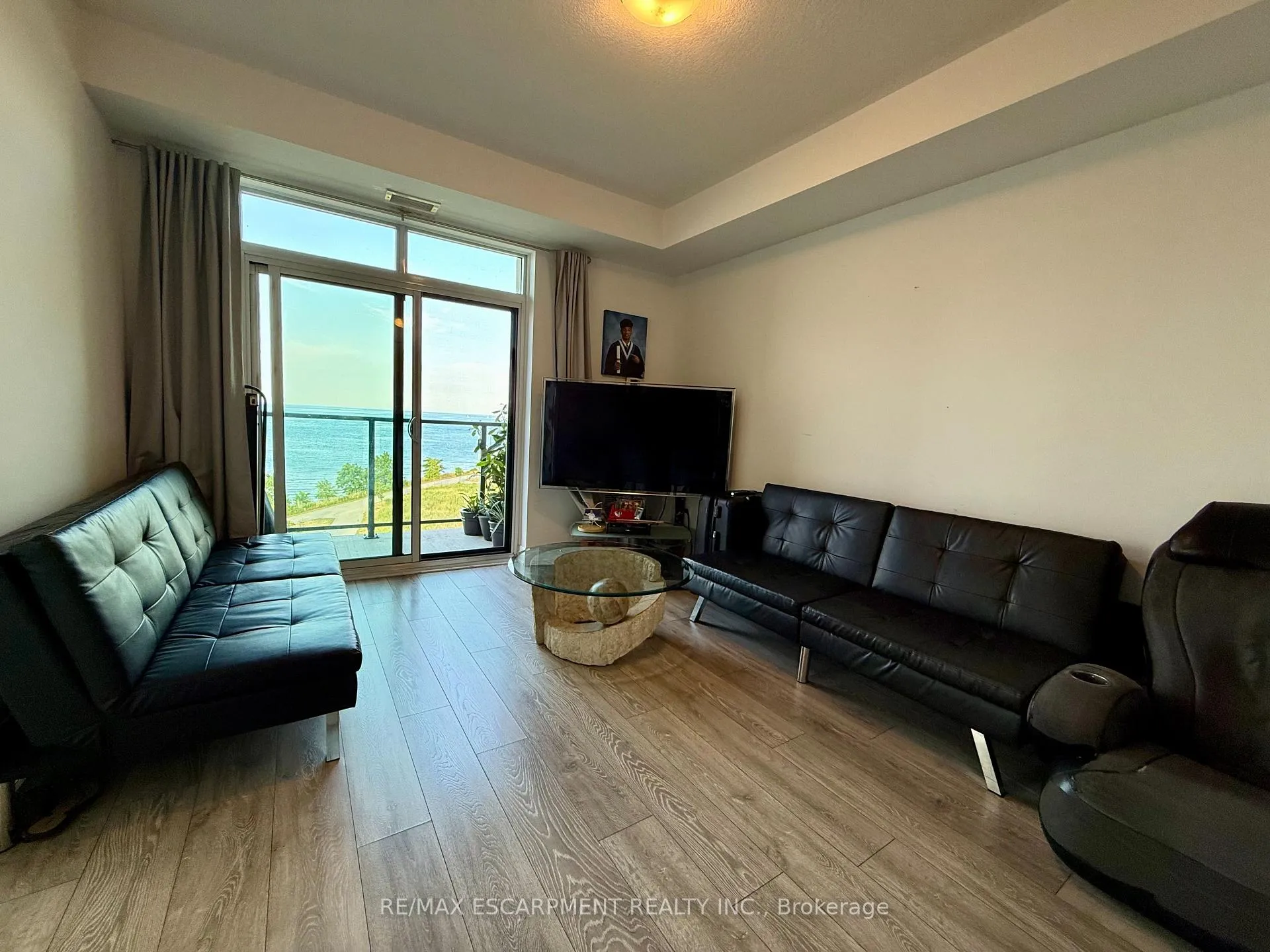 Photo 5 of Unit 509, 101 Shoreview Place, Hamilton, Stoney Creek — HOMEH