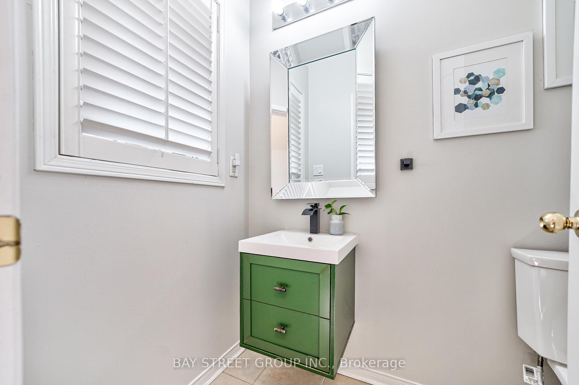 Photo 2 of 68 Collis Drive, Aurora, Bayview Northeast — HOMEH