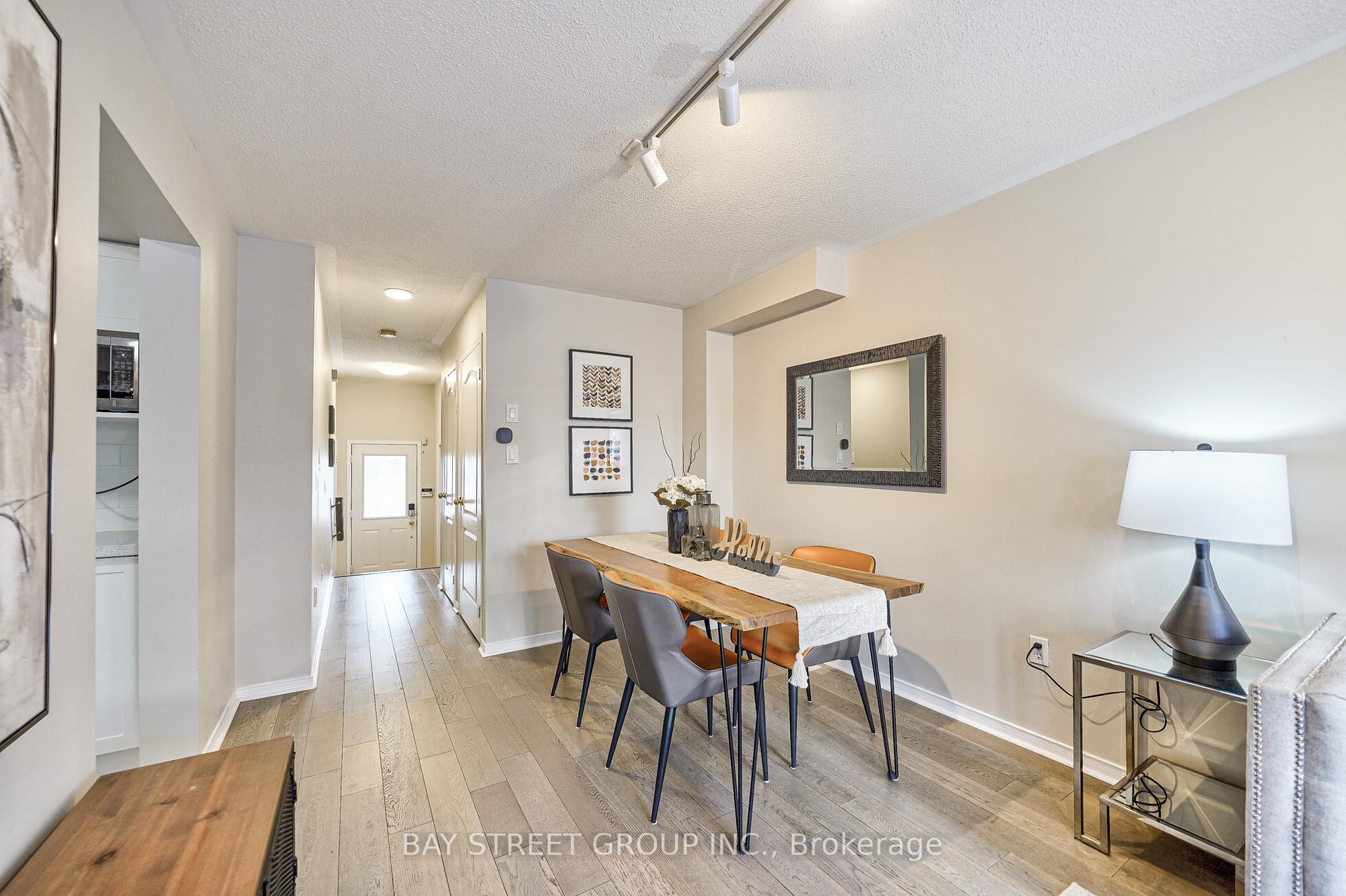 Photo 5 of 68 Collis Drive, Aurora, Bayview Northeast — HOMEH