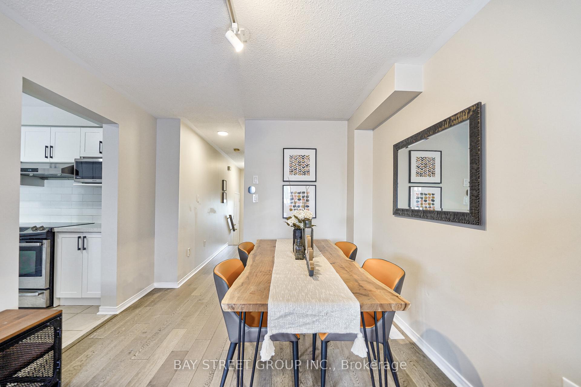 Photo 6 of 68 Collis Drive, Aurora, Bayview Northeast — HOMEH