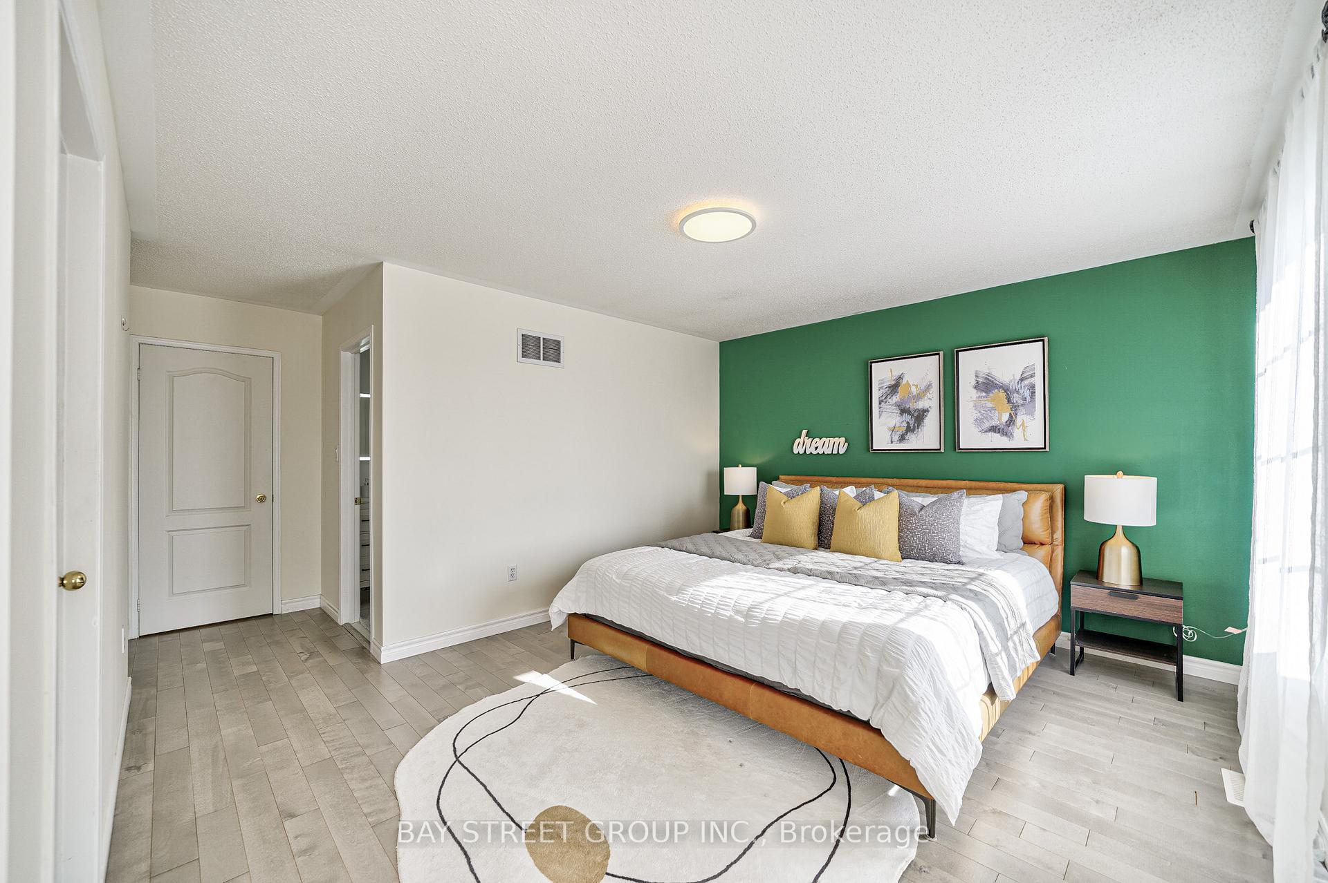 Photo 21 of 68 Collis Drive, Aurora, Bayview Northeast — HOMEH