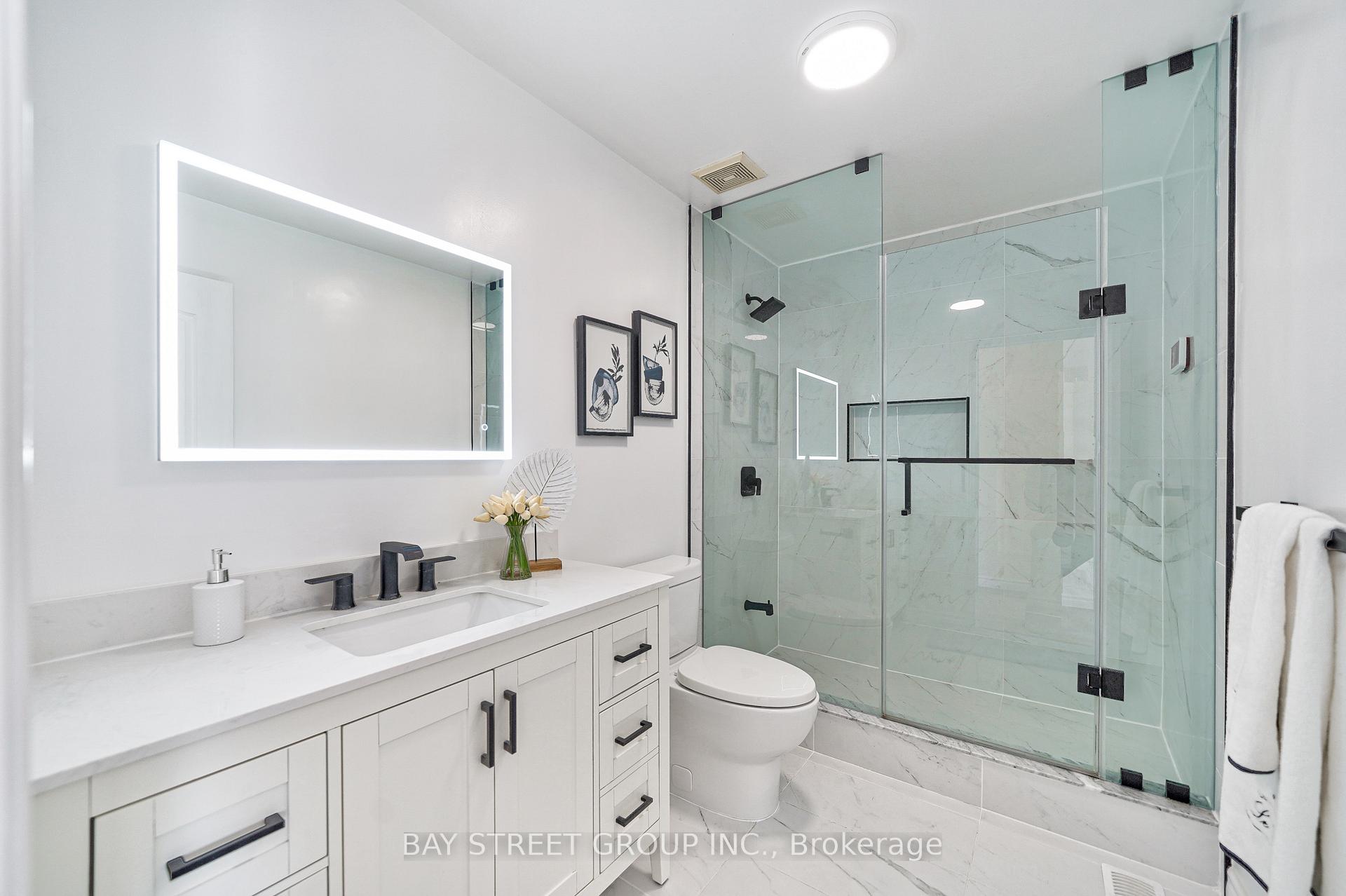 Photo 24 of 68 Collis Drive, Aurora, Bayview Northeast — HOMEH