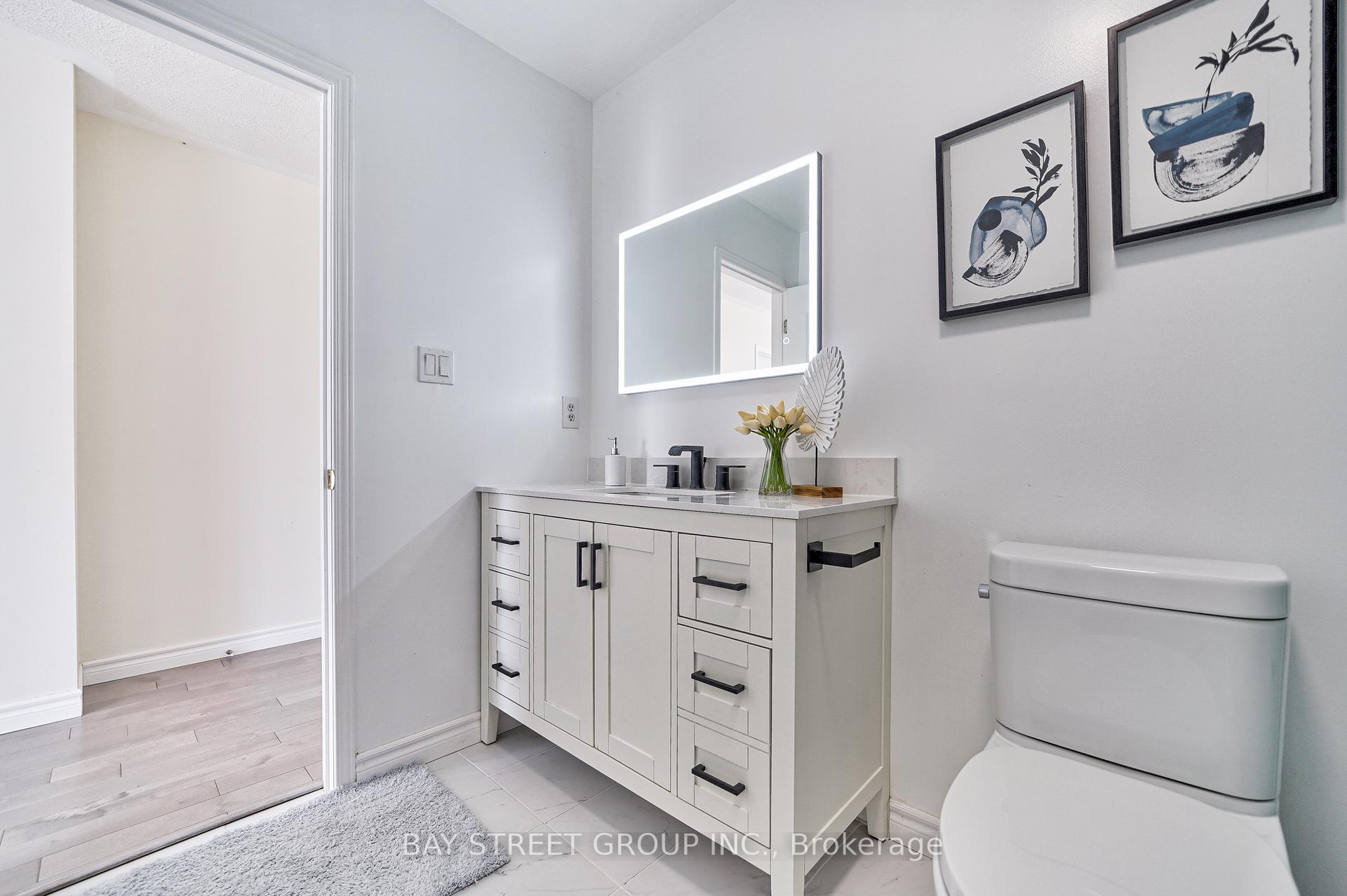 Photo 26 of 68 Collis Drive, Aurora, Bayview Northeast — HOMEH
