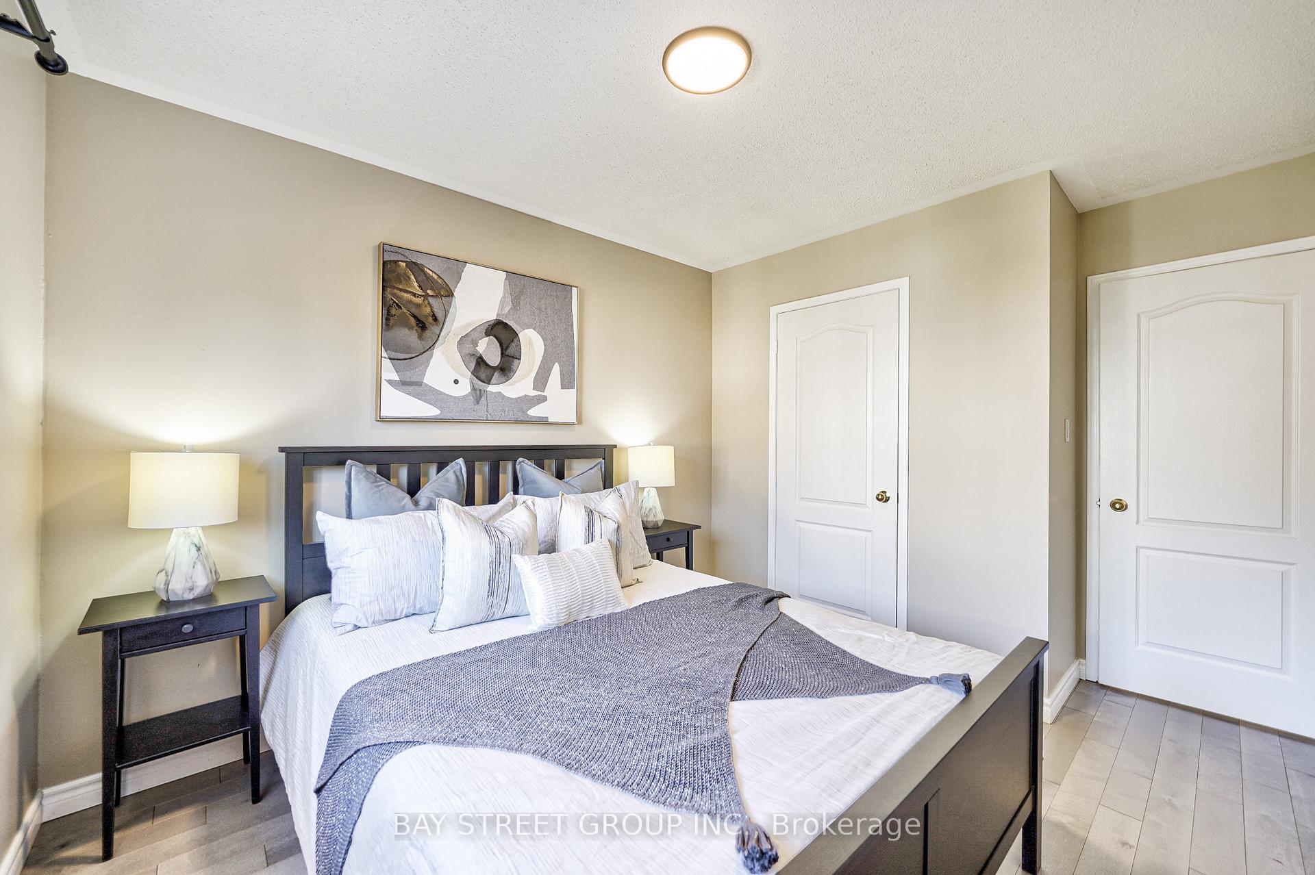 Photo 28 of 68 Collis Drive, Aurora, Bayview Northeast — HOMEH