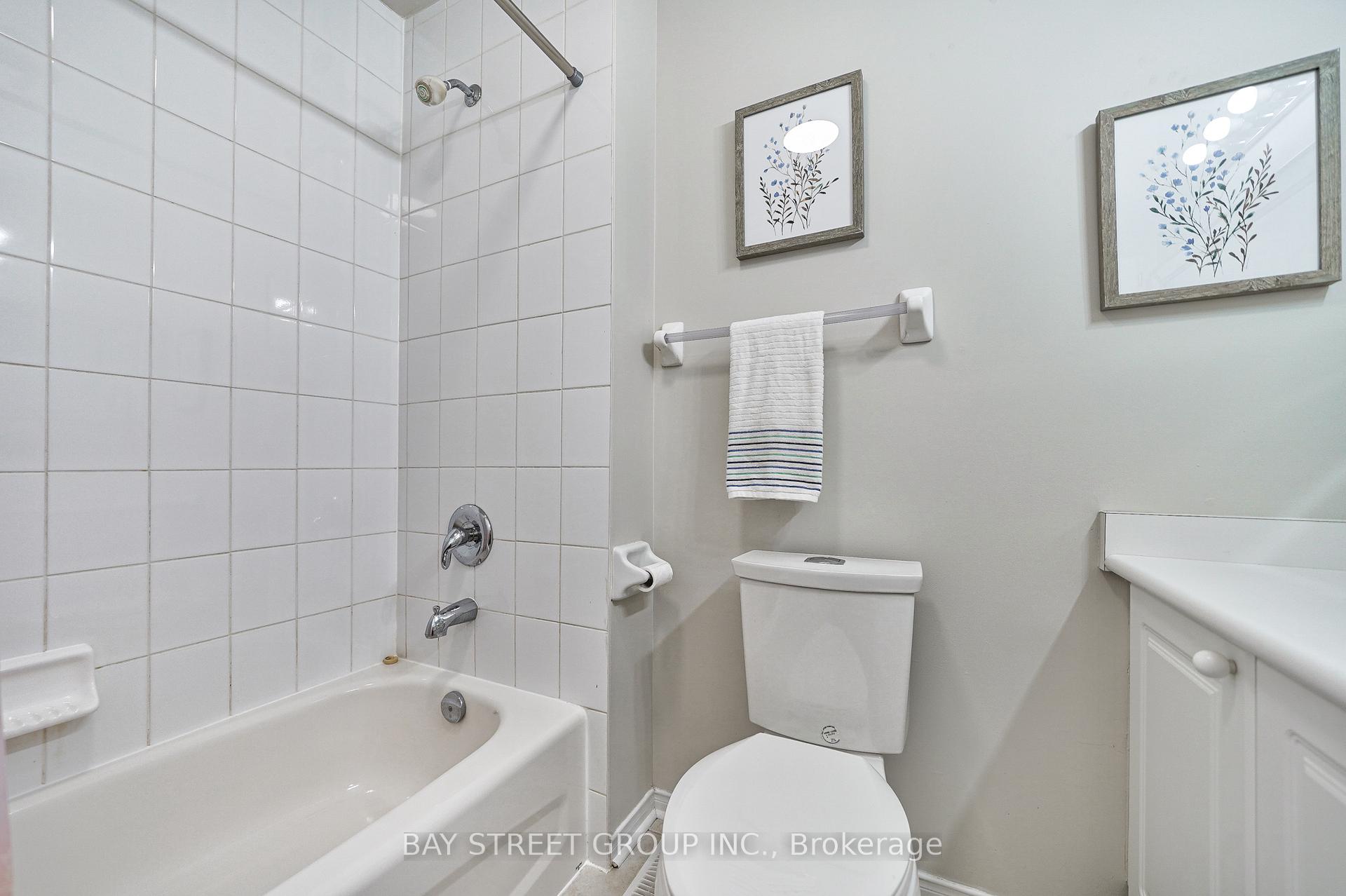 Photo 30 of 68 Collis Drive, Aurora, Bayview Northeast — HOMEH