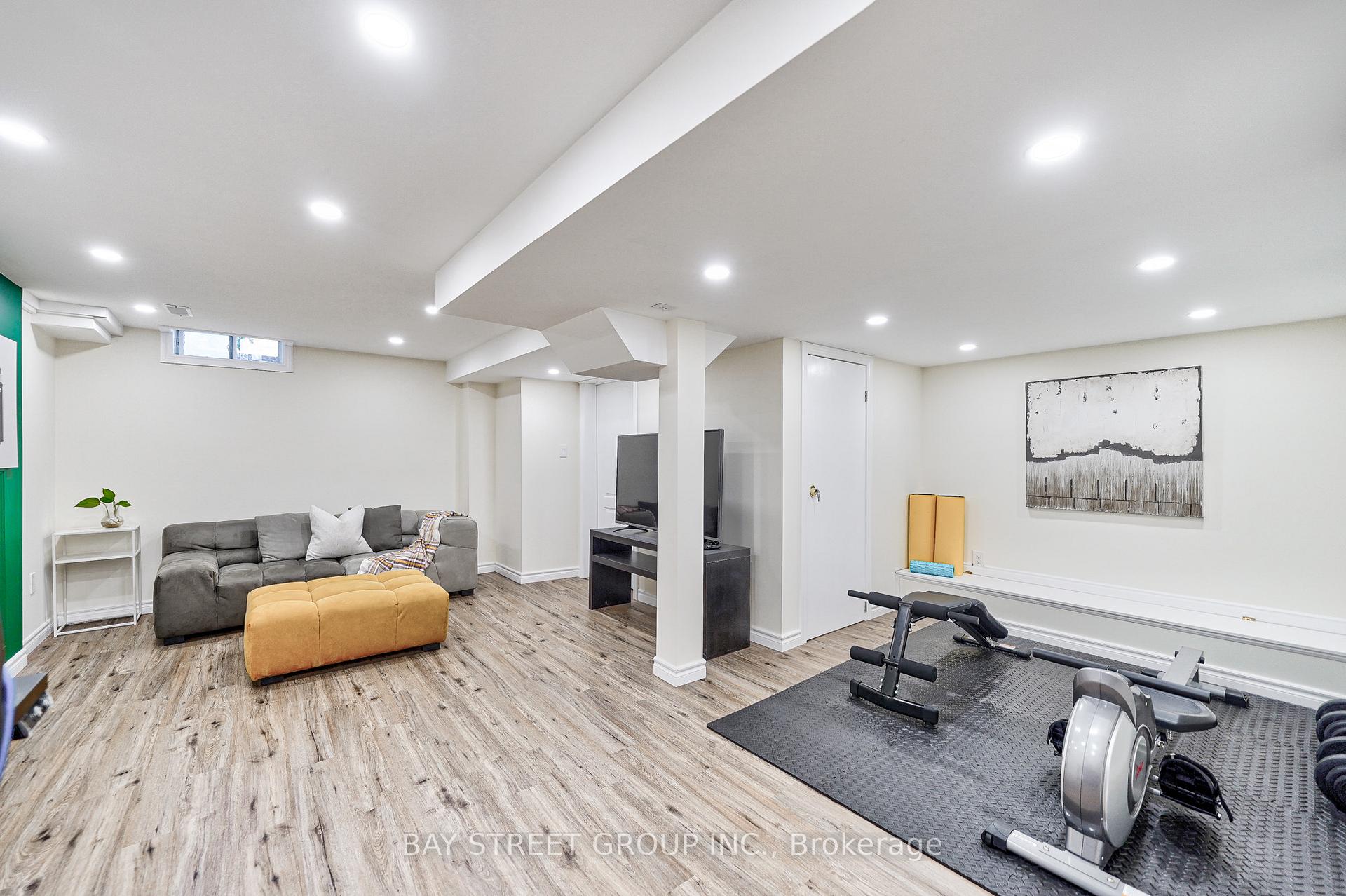 Photo 35 of 68 Collis Drive, Aurora, Bayview Northeast — HOMEH