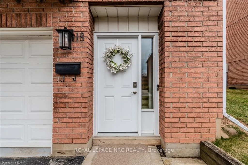 Photo 3 of Unit 18, 29 Heritage Drive, Hamilton, Stoney Creek — HOMEH