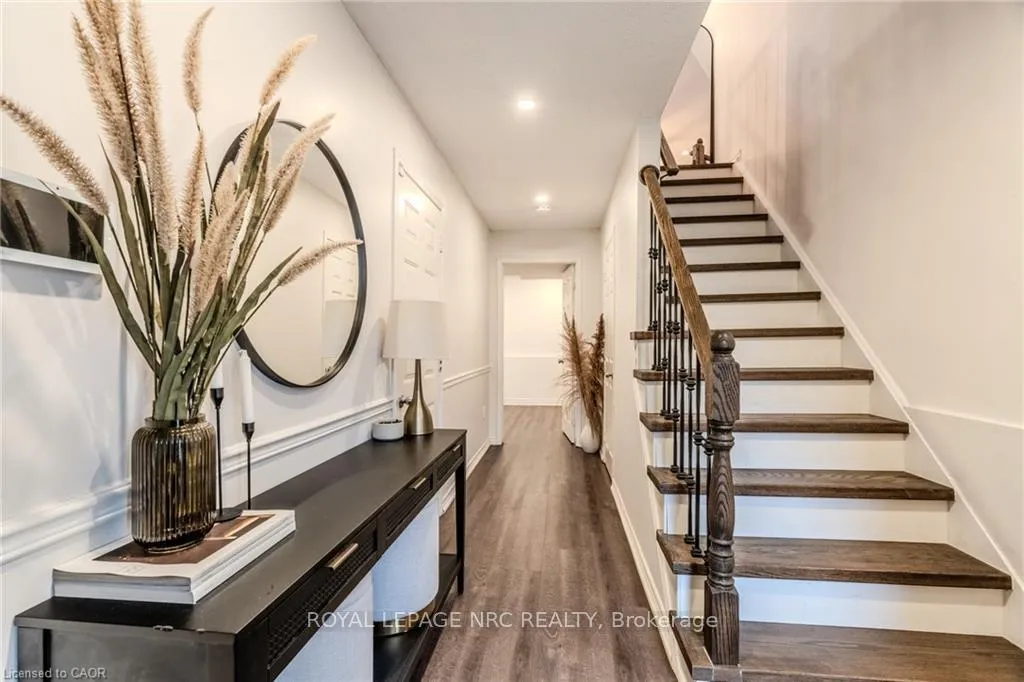 Photo 5 of Unit 18, 29 Heritage Drive, Hamilton, Stoney Creek — HOMEH
