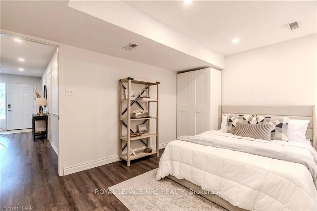 Photo 9 of Unit 18, 29 Heritage Drive, Hamilton, Stoney Creek — HOMEH