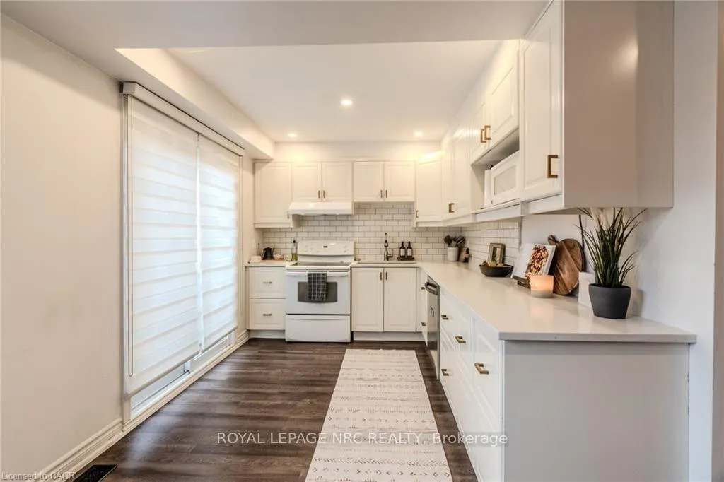 Photo 22 of Unit 18, 29 Heritage Drive, Hamilton, Stoney Creek — HOMEH