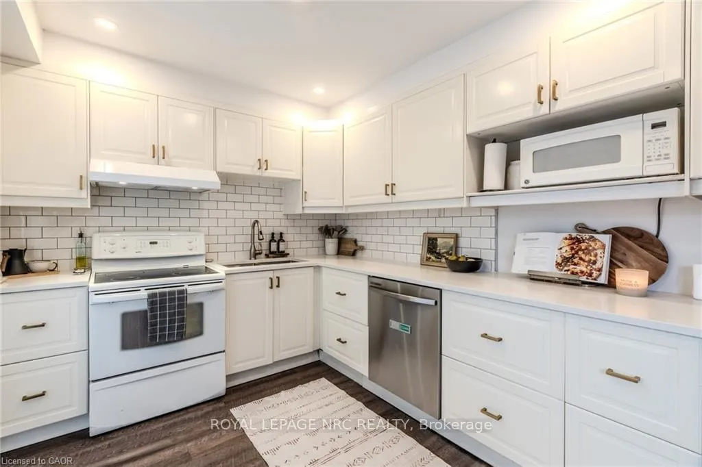 Photo 24 of Unit 18, 29 Heritage Drive, Hamilton, Stoney Creek — HOMEH