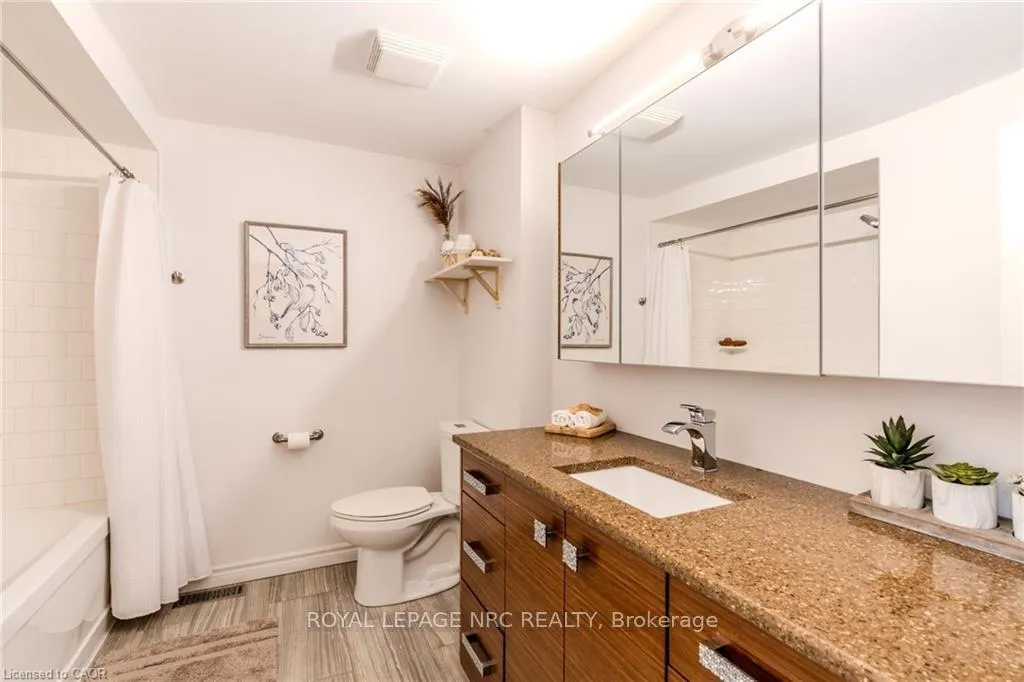 Photo 32 of Unit 18, 29 Heritage Drive, Hamilton, Stoney Creek — HOMEH