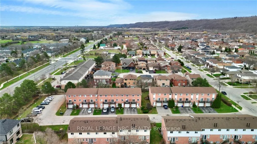 Photo 44 of Unit 18, 29 Heritage Drive, Hamilton, Stoney Creek — HOMEH