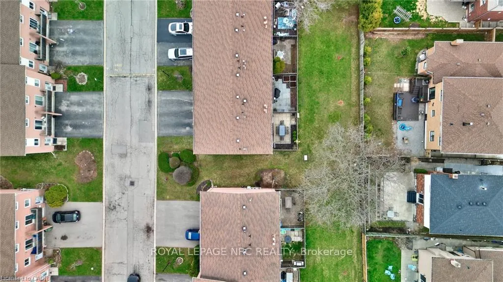 Photo 45 of Unit 18, 29 Heritage Drive, Hamilton, Stoney Creek — HOMEH