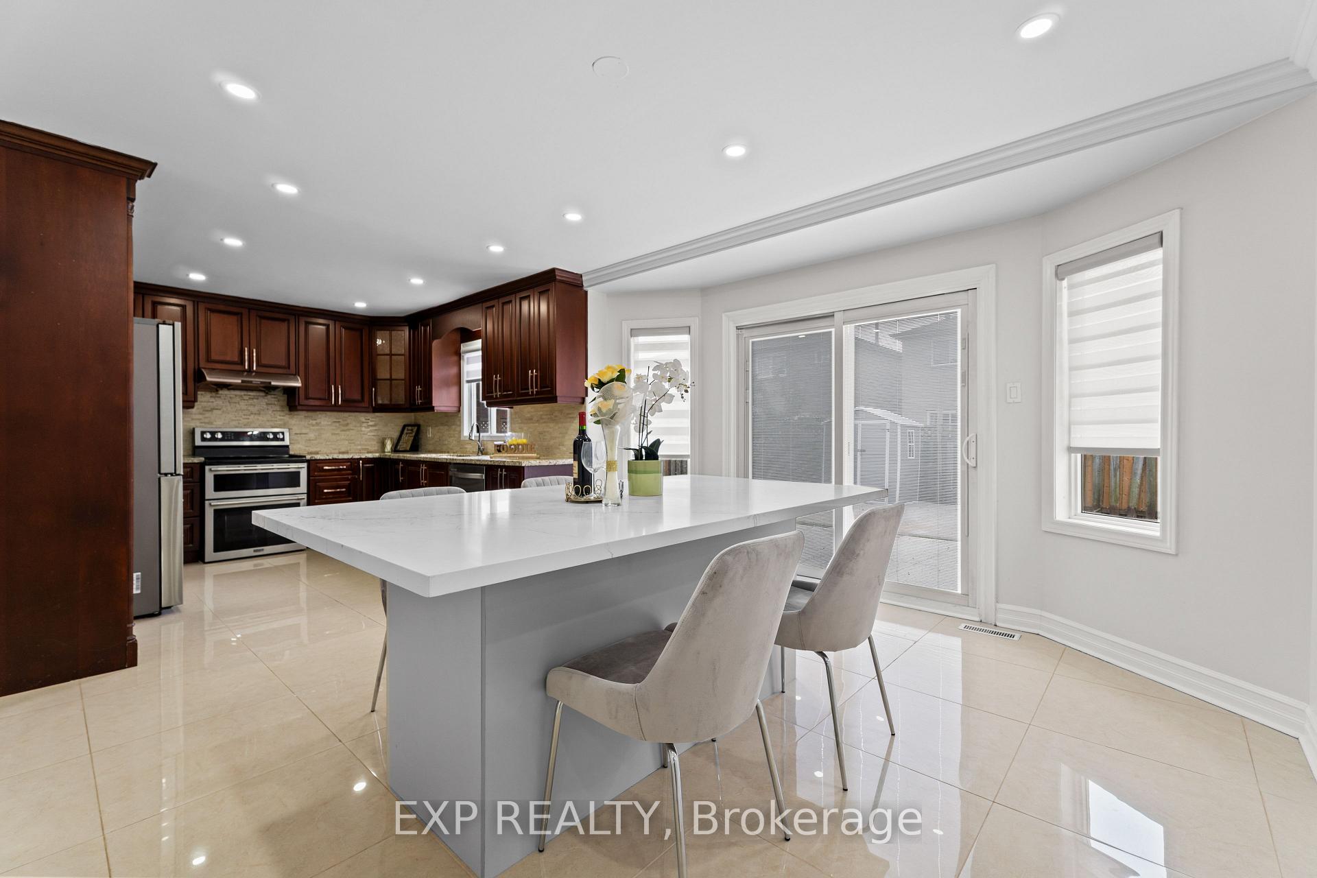 Photo 10 of 28 Fairlight Street, Brampton, Heart Lake West — HOMEH
