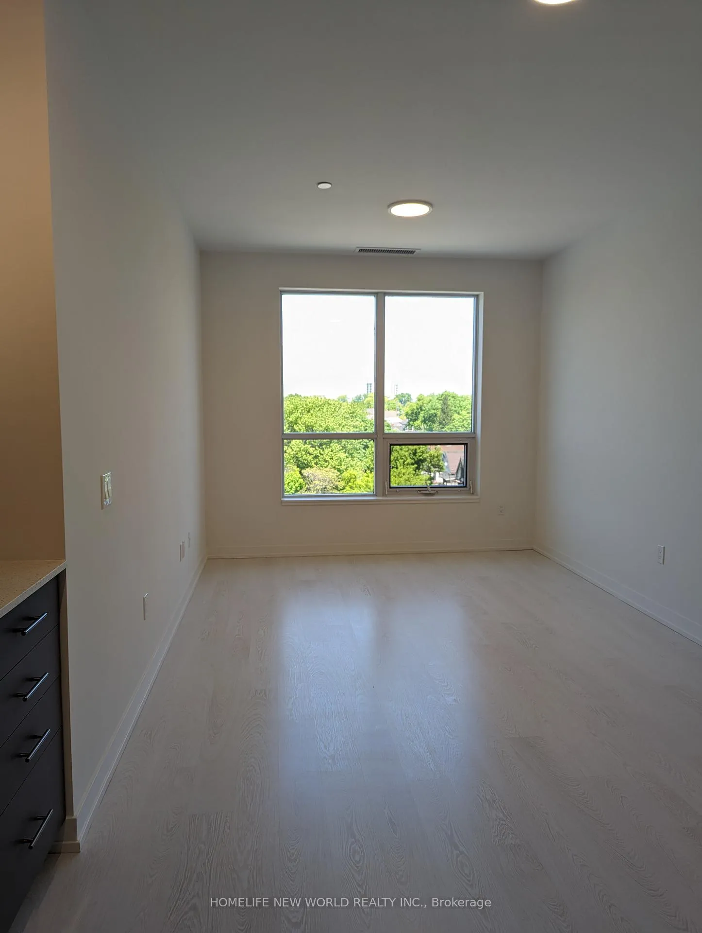 Photo 2 of Unit 707, 415 Main Street W, Hamilton, Kirkendall — HOMEH