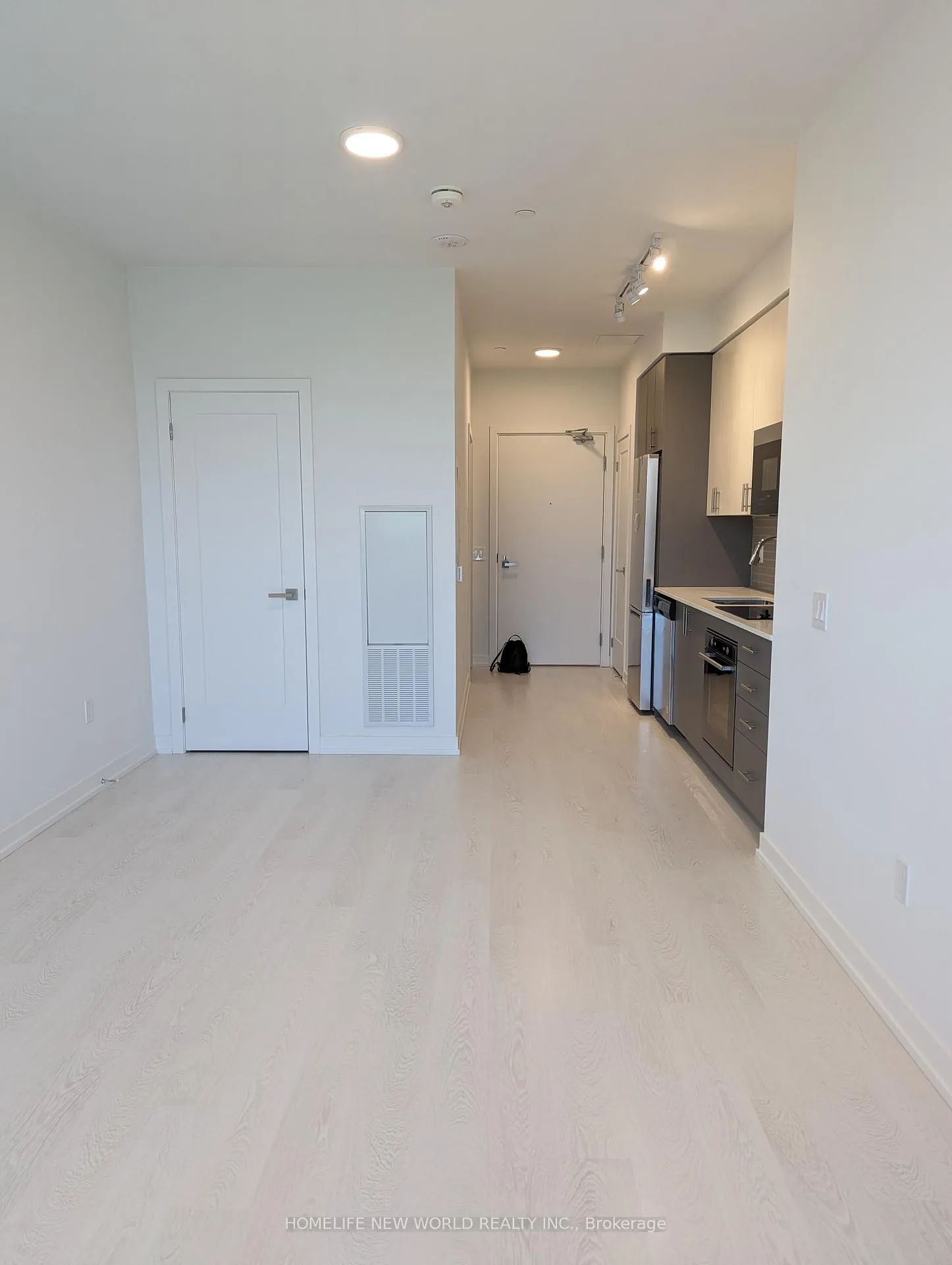 Photo 4 of Unit 707, 415 Main Street W, Hamilton, Kirkendall — HOMEH
