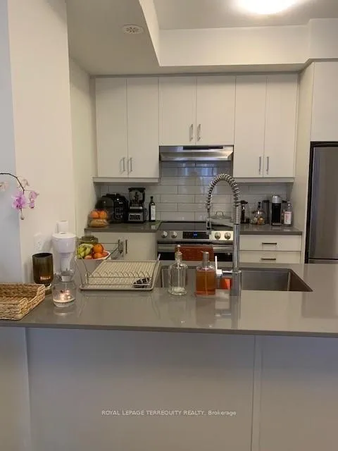 Photo 14 of Unit TH90, 31 Honeycrisp Crescent, Vaughan, Vaughan Corporate Centre — HOMEH