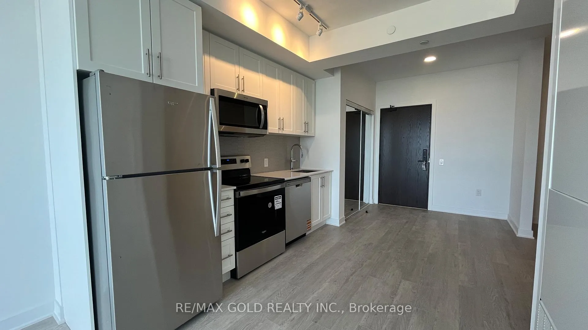 Photo 8 of Unit 1409, 2782 Barton Street E, Hamilton, Riverdale — HOMEH