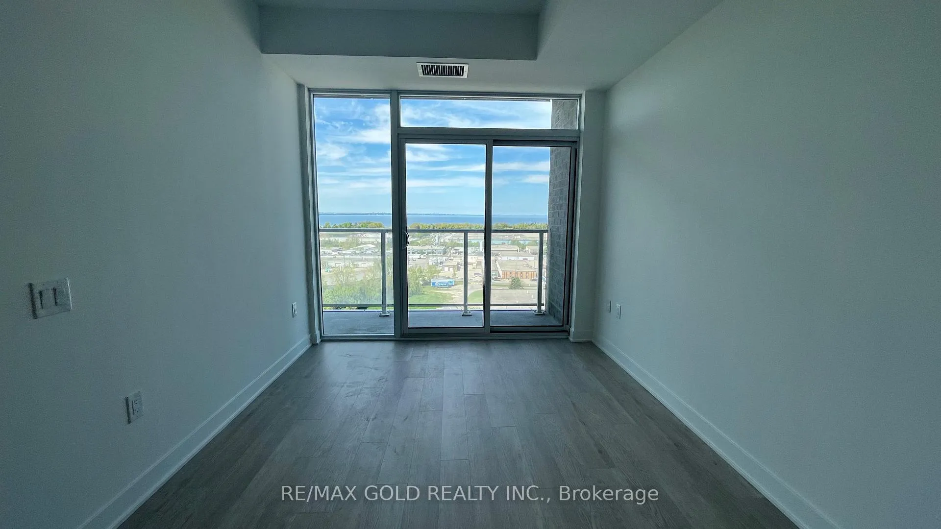 Photo 13 of Unit 1409, 2782 Barton Street E, Hamilton, Riverdale — HOMEH