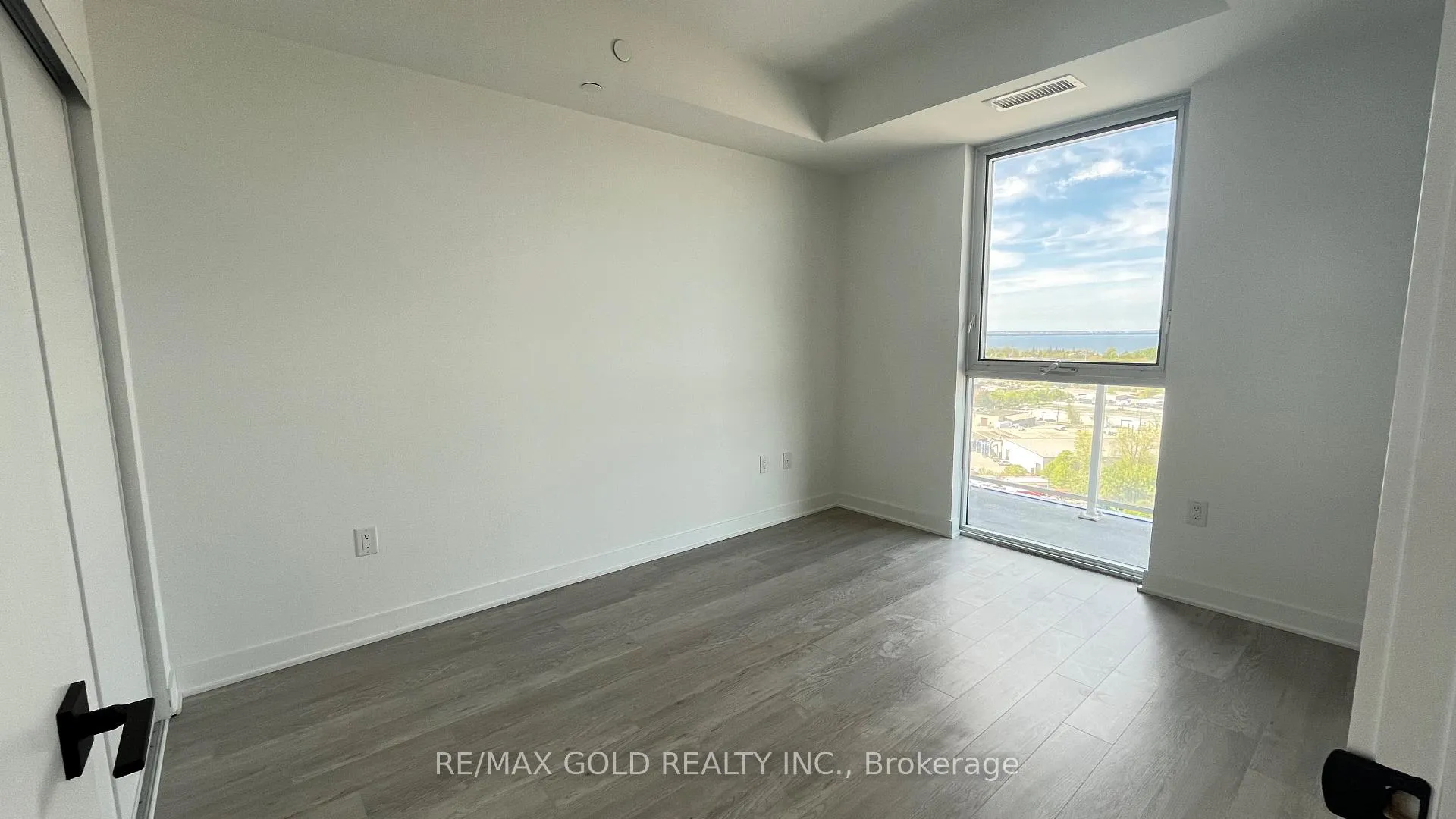 Photo 14 of Unit 1409, 2782 Barton Street E, Hamilton, Riverdale — HOMEH