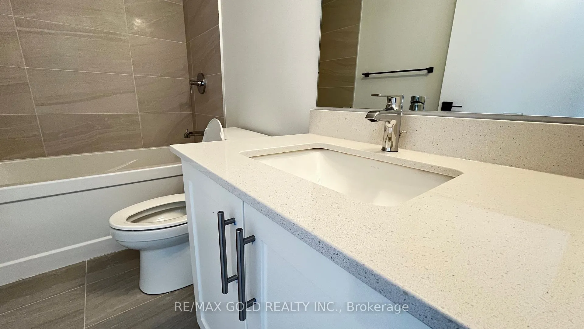 Photo 16 of Unit 1409, 2782 Barton Street E, Hamilton, Riverdale — HOMEH
