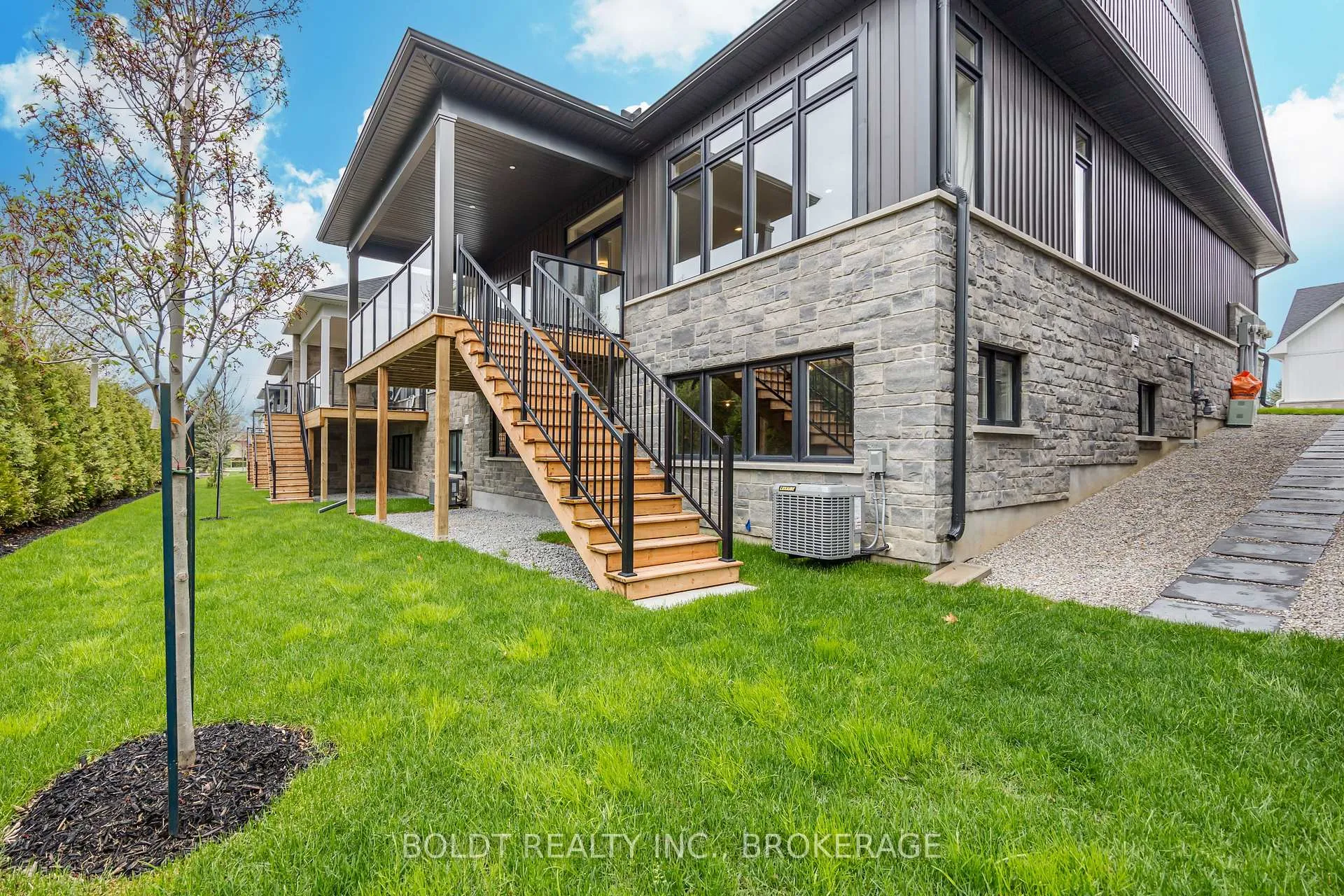 Photo 23 of Unit 14, 205 St. David's Road, Thorold, Confederation Heights — HOMEH