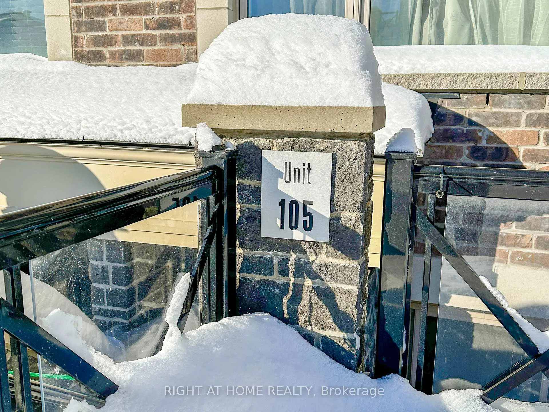 Photo 2 of Unit 105, 2 Dunsheath Way, Markham, Cornell — HOMEH