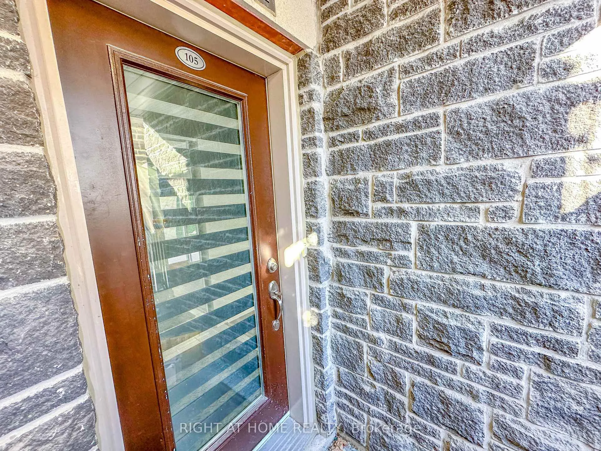 Photo 3 of Unit 105, 2 Dunsheath Way, Markham, Cornell — HOMEH