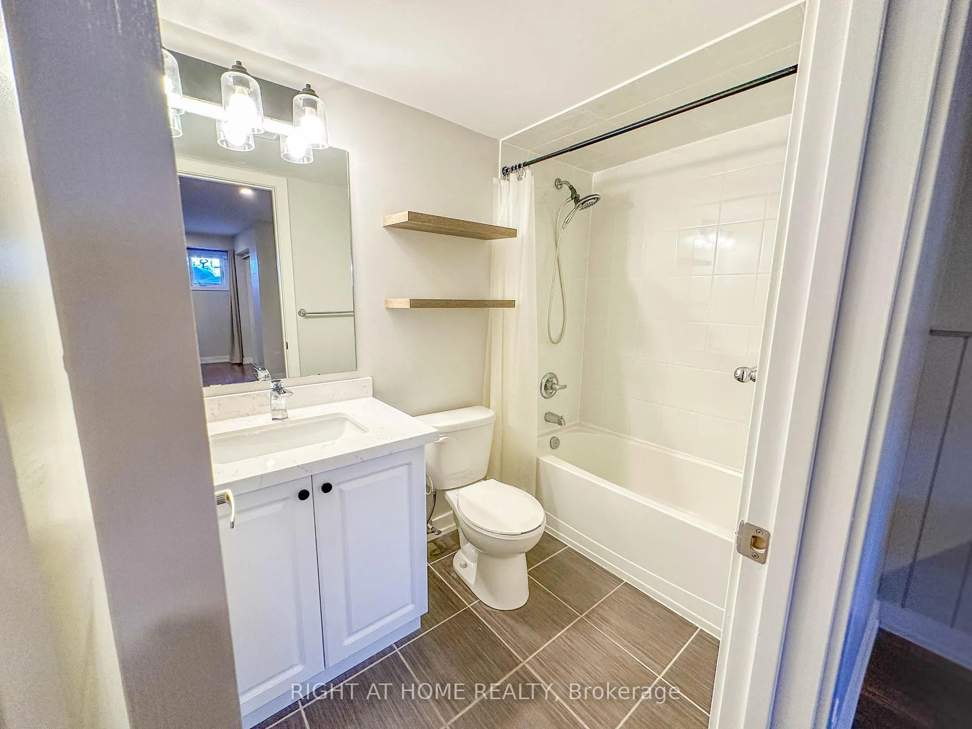 Photo 11 of Unit 105, 2 Dunsheath Way, Markham, Cornell — HOMEH