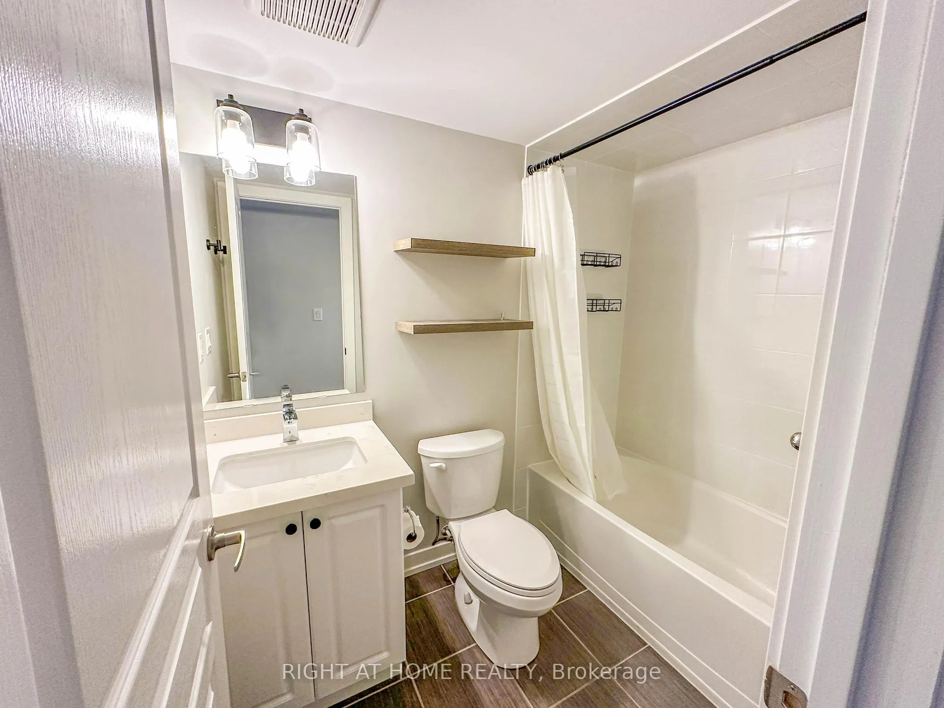 Photo 14 of Unit 105, 2 Dunsheath Way, Markham, Cornell — HOMEH