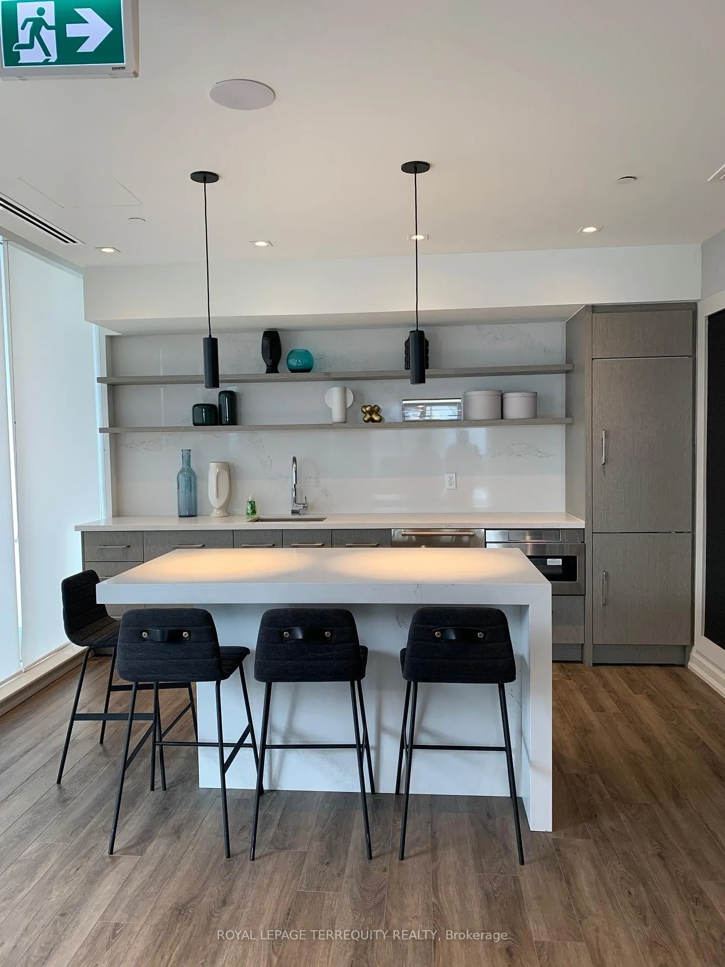 Photo 11 of Unit 1002, 212 King William Street E, Hamilton, Beasley — HOMEH