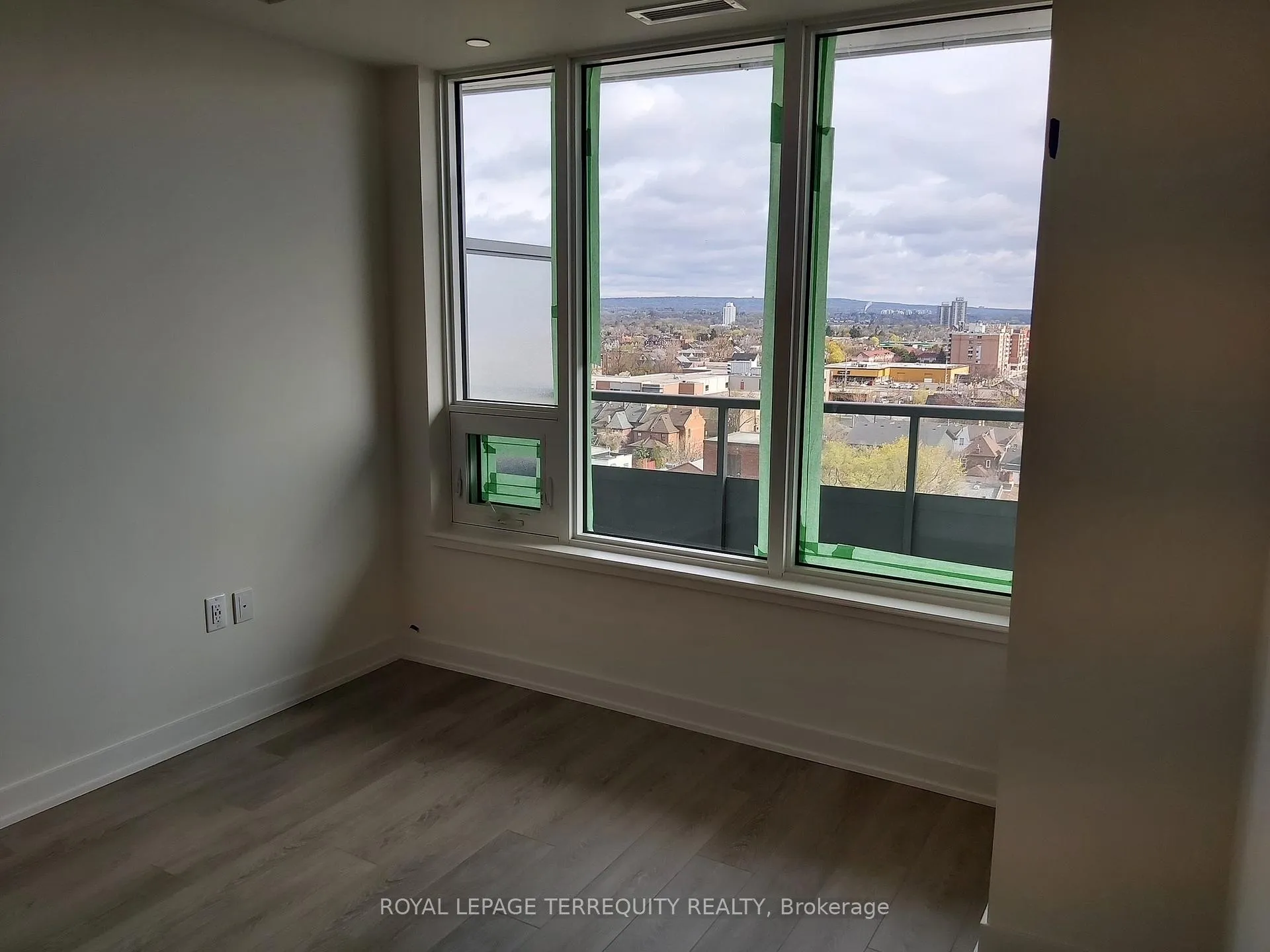 Photo 21 of Unit 1002, 212 King William Street E, Hamilton, Beasley — HOMEH