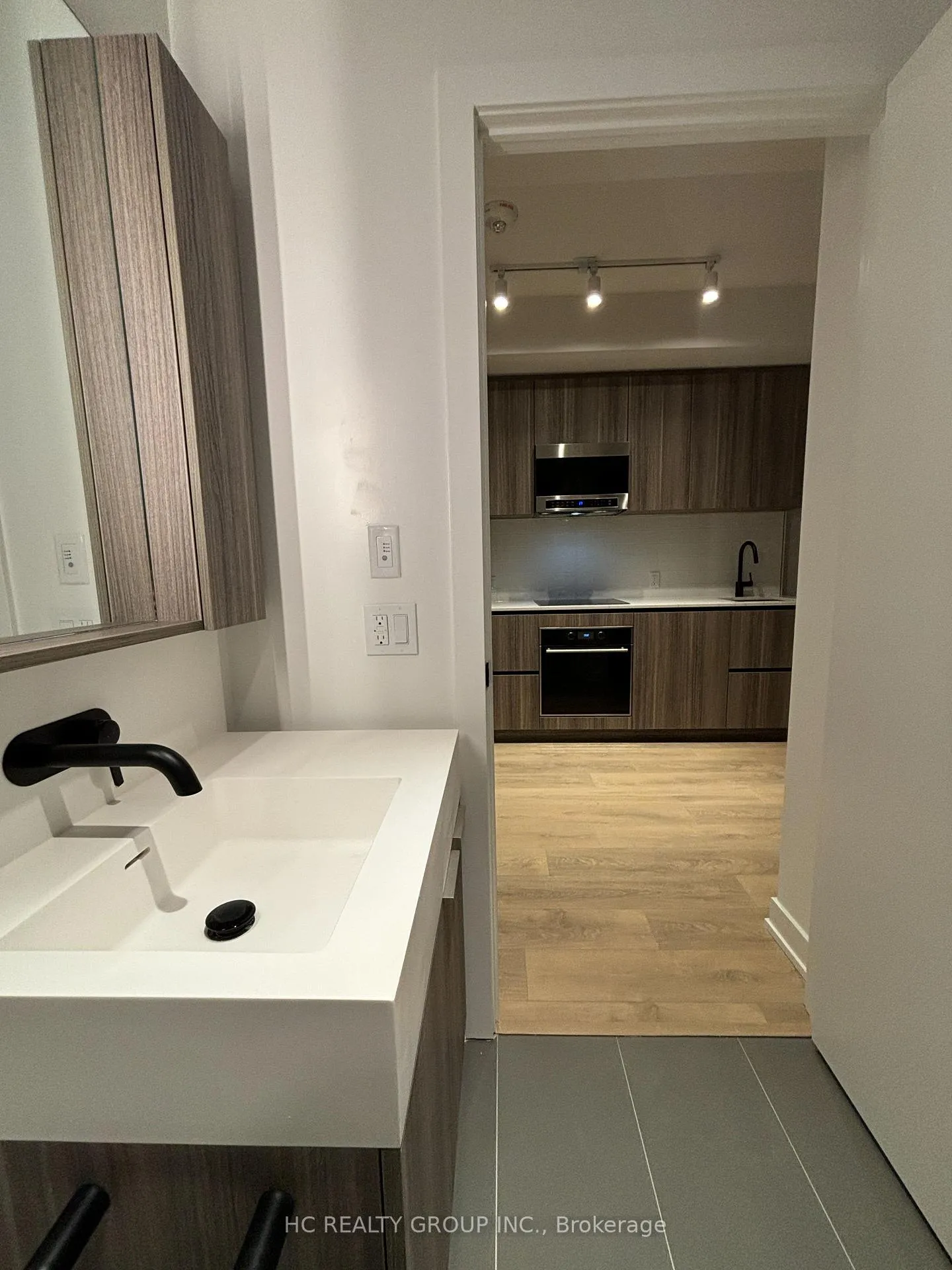 Photo 8 of Unit 1004, 127 Broadway Avenue, Toronto, Mount Pleasant West — HOMEH