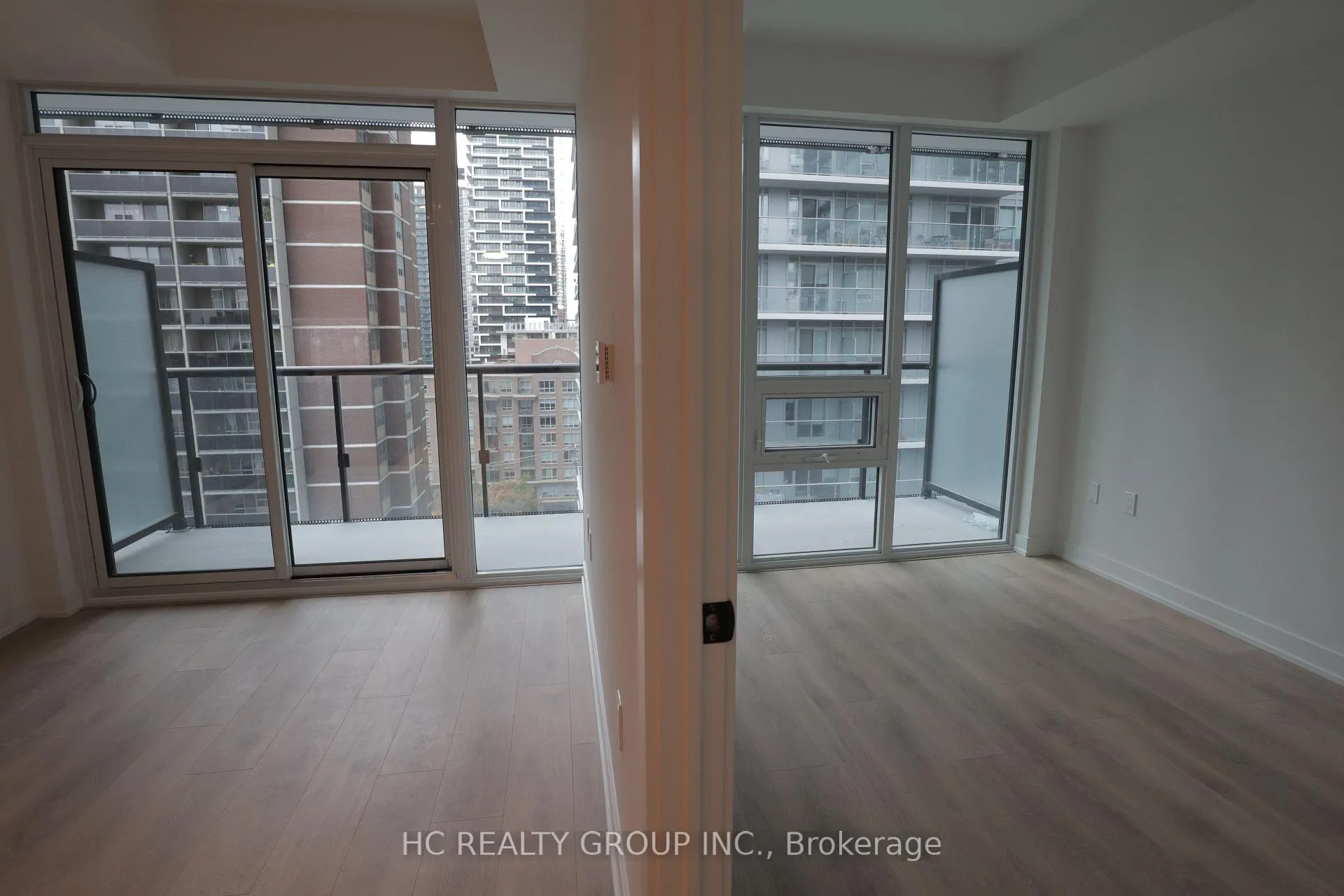 Photo 9 of Unit 1004, 127 Broadway Avenue, Toronto, Mount Pleasant West — HOMEH