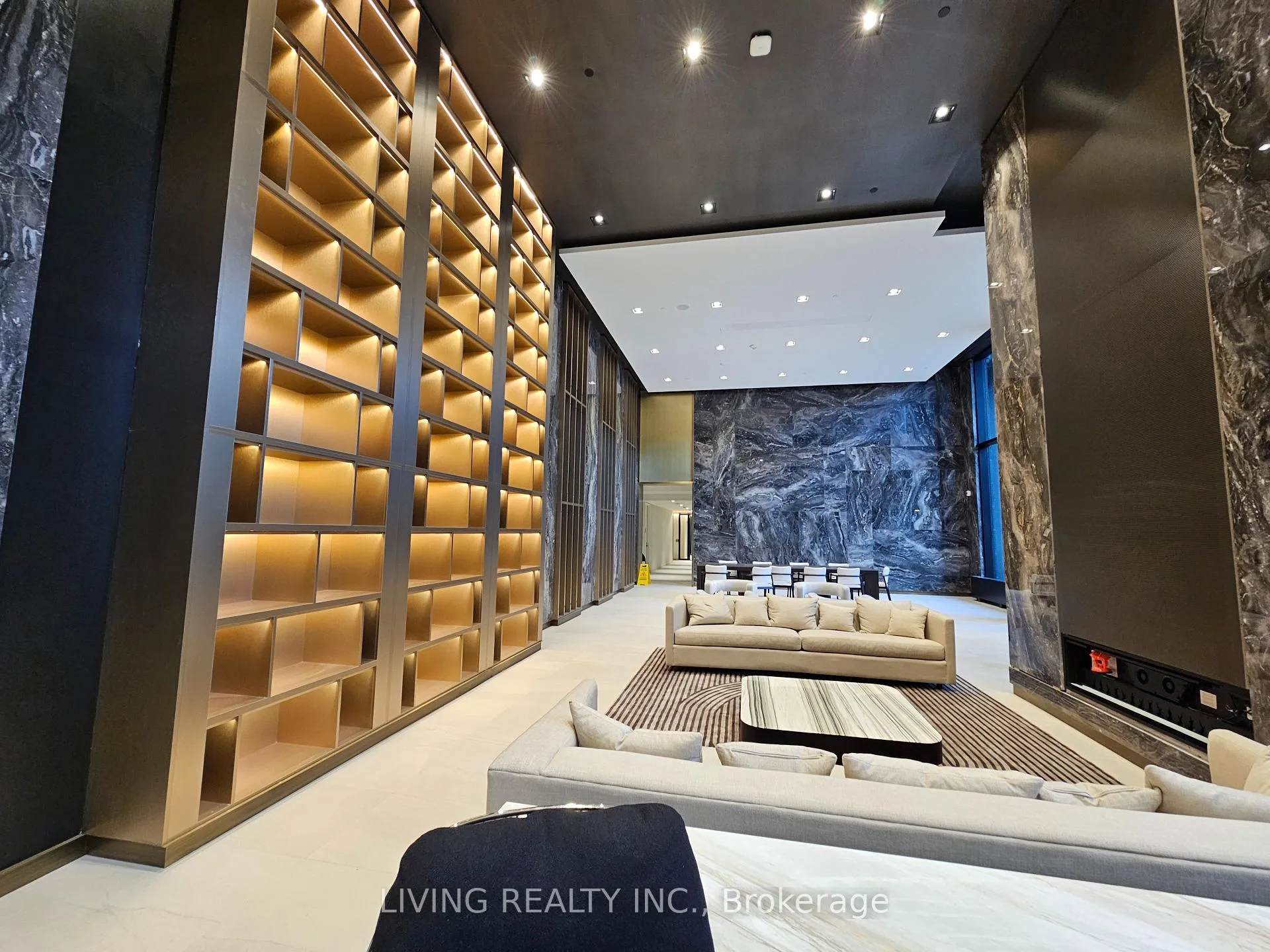 Photo 2 of Unit 1602, 127 Broadway Avenue, Toronto, Mount Pleasant West — HOMEH