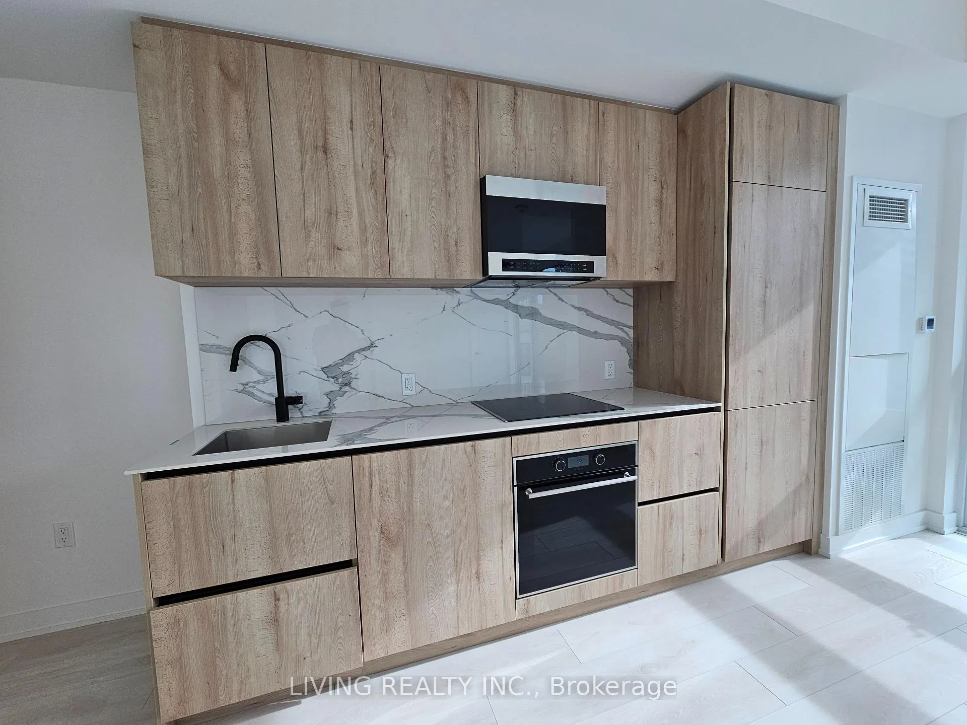 Photo 8 of Unit 1602, 127 Broadway Avenue, Toronto, Mount Pleasant West — HOMEH