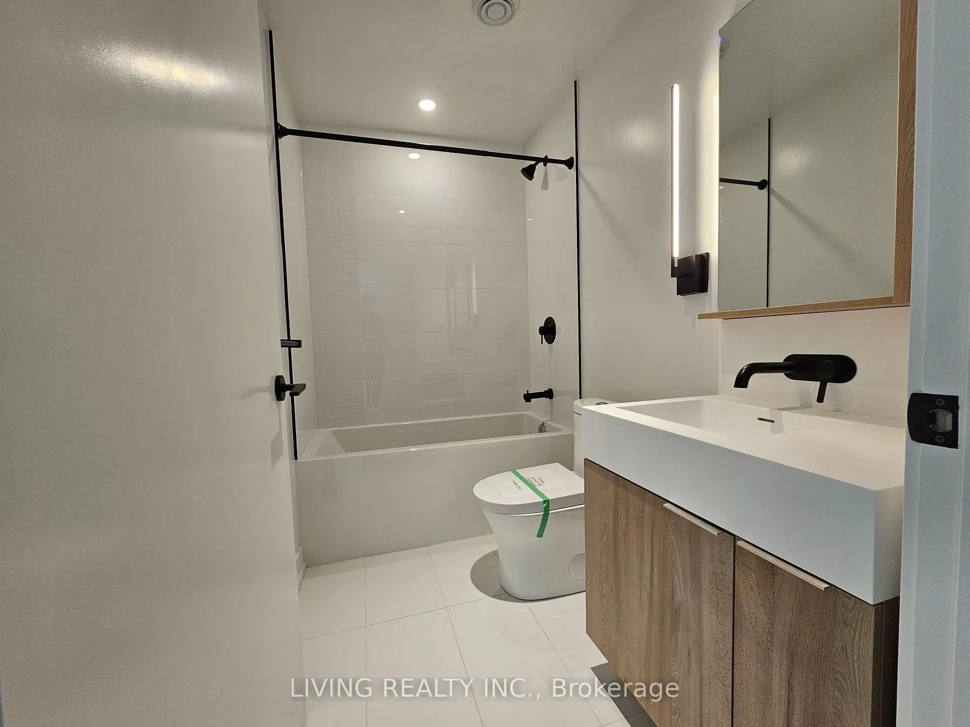 Photo 10 of Unit 1602, 127 Broadway Avenue, Toronto, Mount Pleasant West — HOMEH