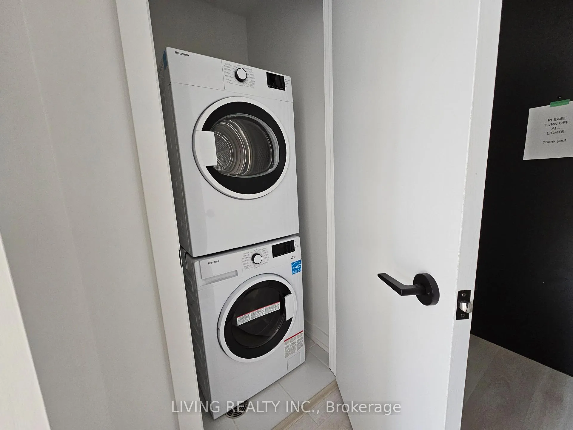 Photo 12 of Unit 1602, 127 Broadway Avenue, Toronto, Mount Pleasant West — HOMEH