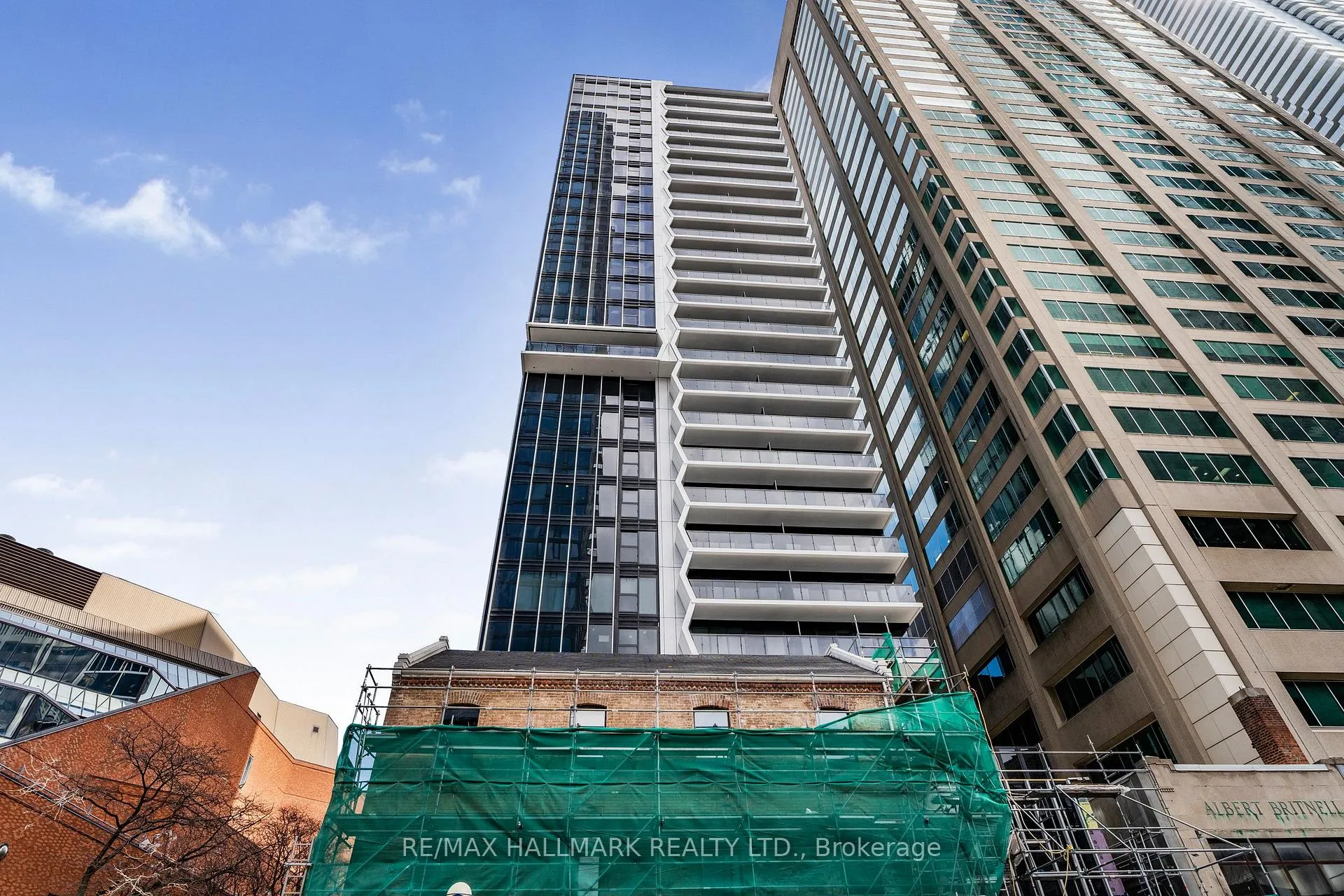 Photo 2 of Unit 903, 771 Yonge Street, Toronto, The Annex — HOMEH