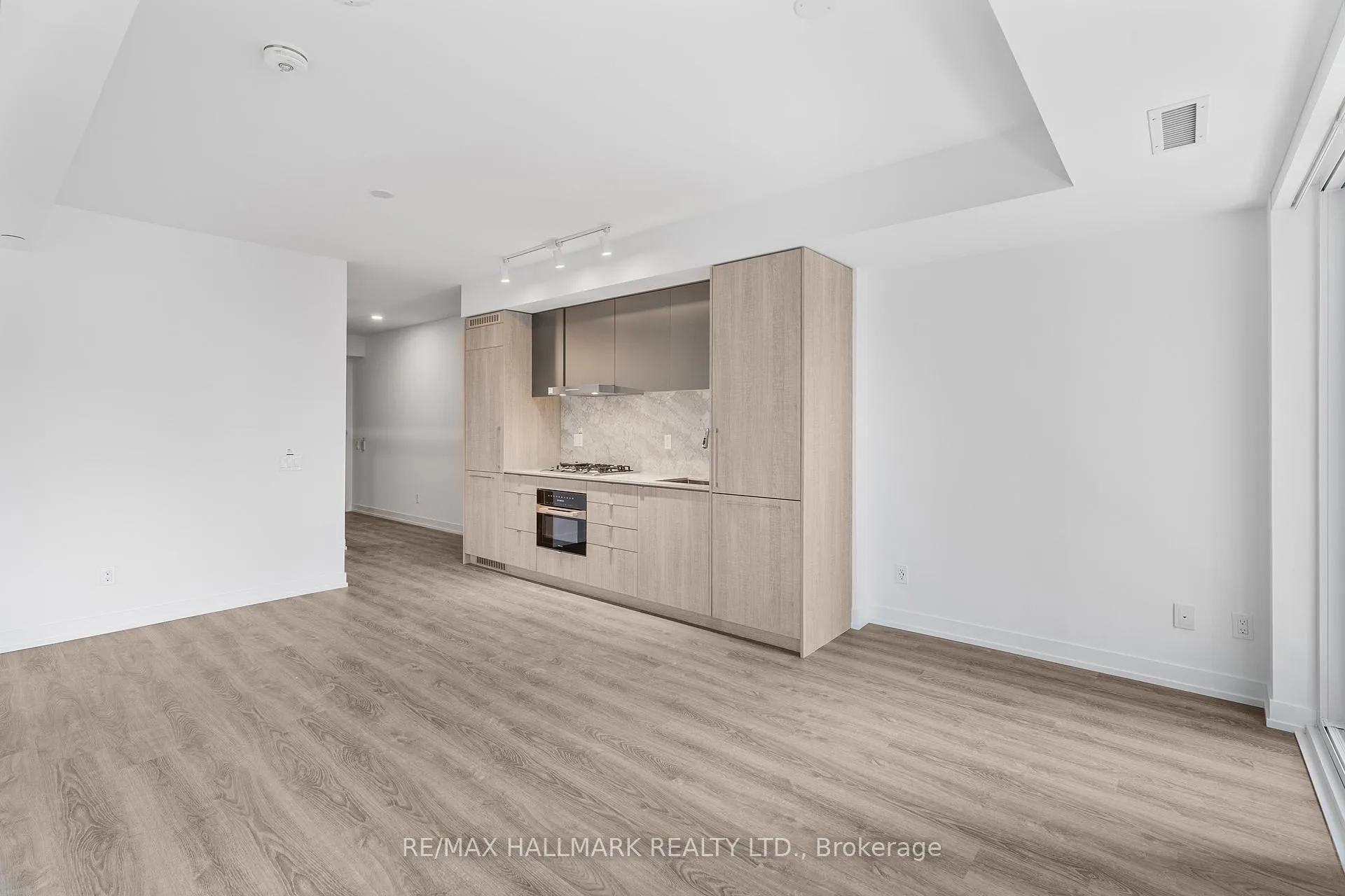Photo 11 of Unit 903, 771 Yonge Street, Toronto, The Annex — HOMEH