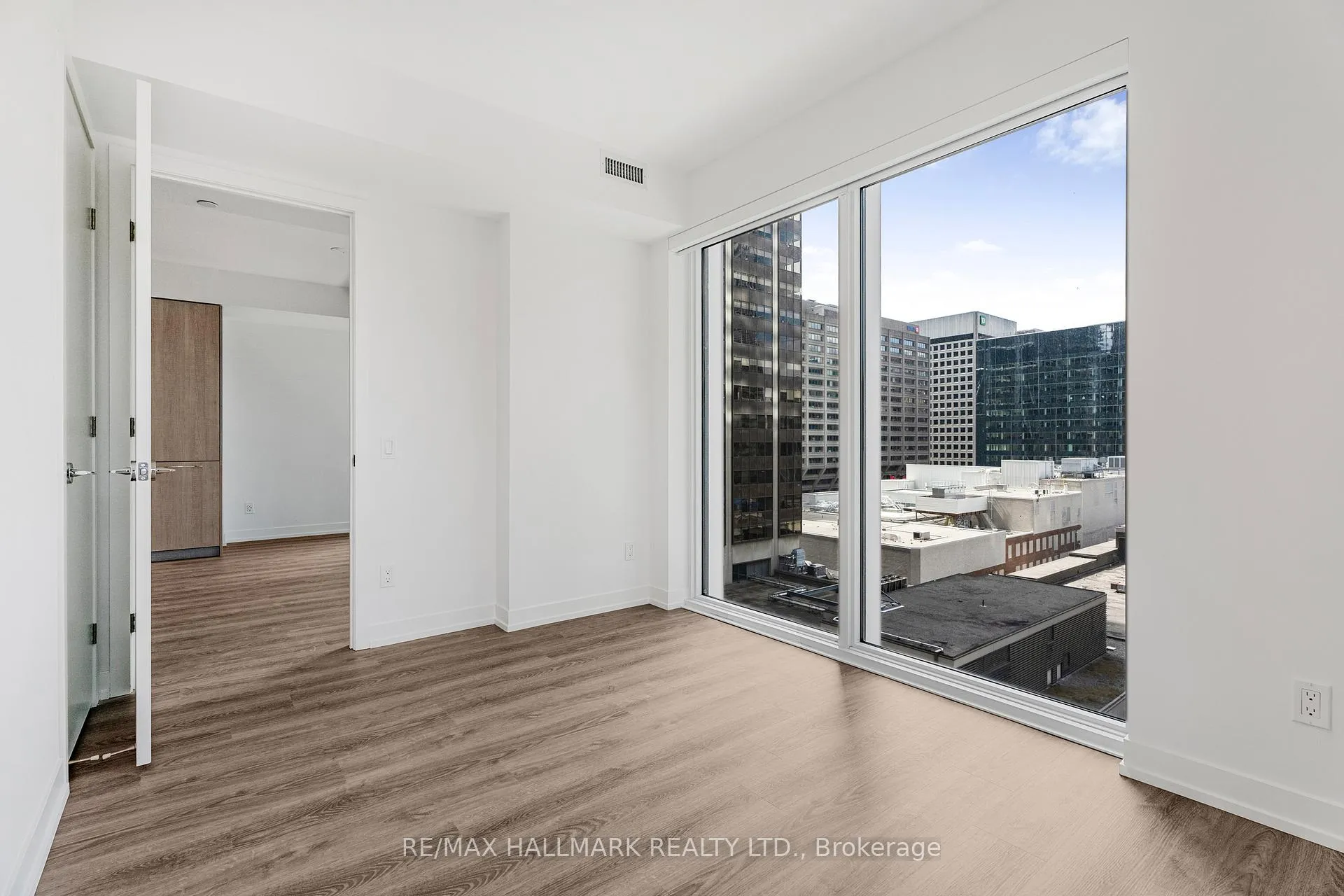 Photo 16 of Unit 903, 771 Yonge Street, Toronto, The Annex — HOMEH
