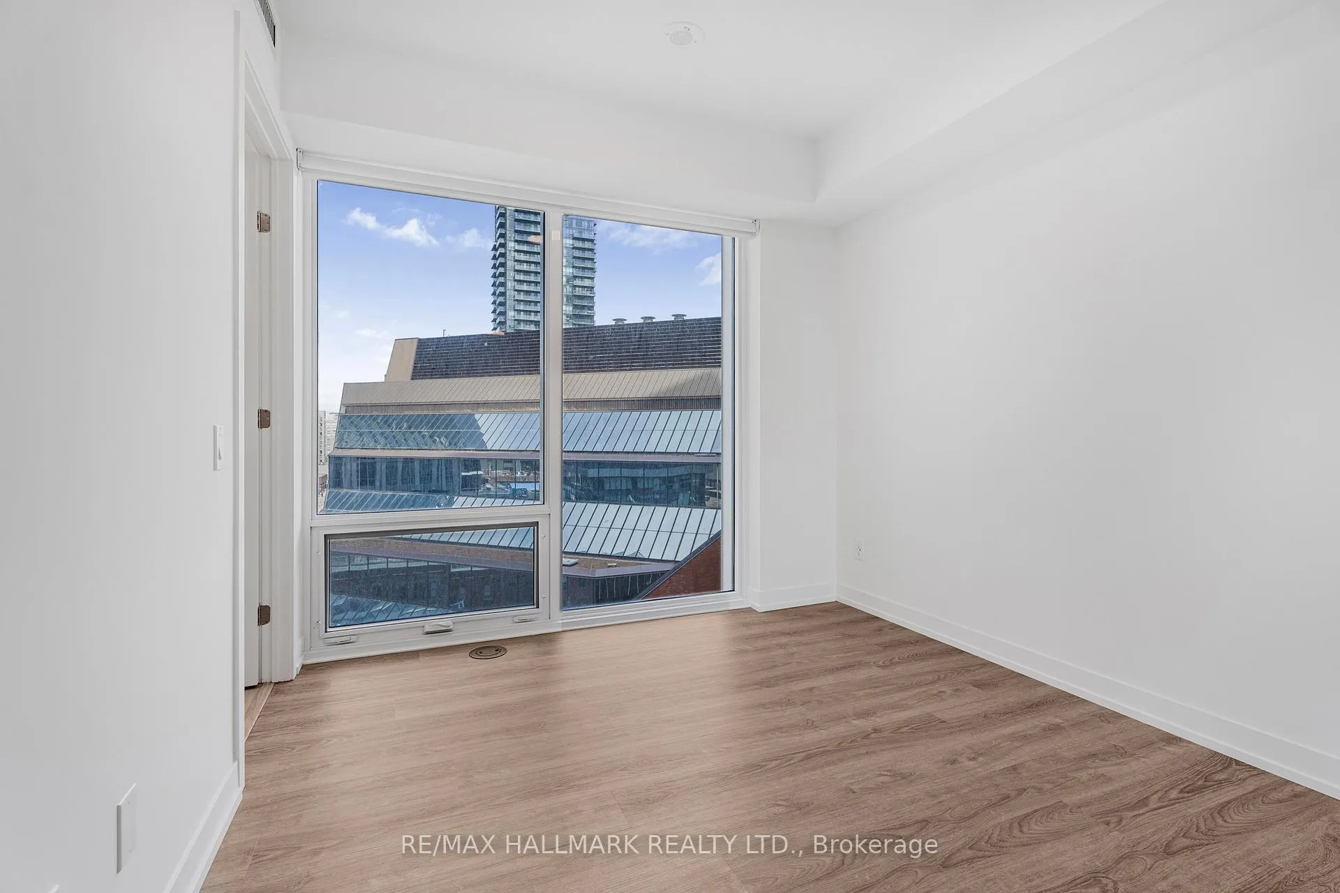 Photo 17 of Unit 903, 771 Yonge Street, Toronto, The Annex — HOMEH