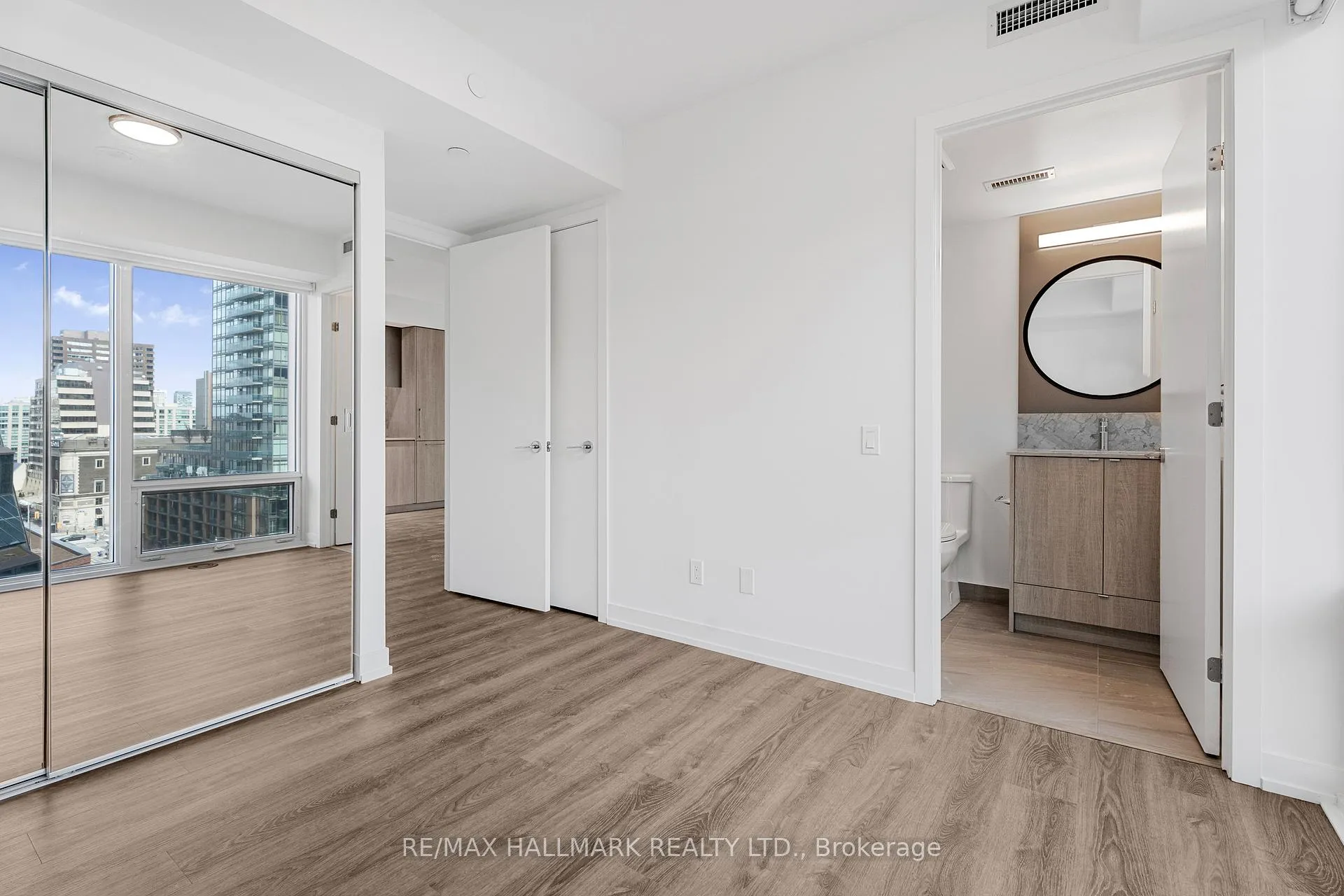 Photo 18 of Unit 903, 771 Yonge Street, Toronto, The Annex — HOMEH
