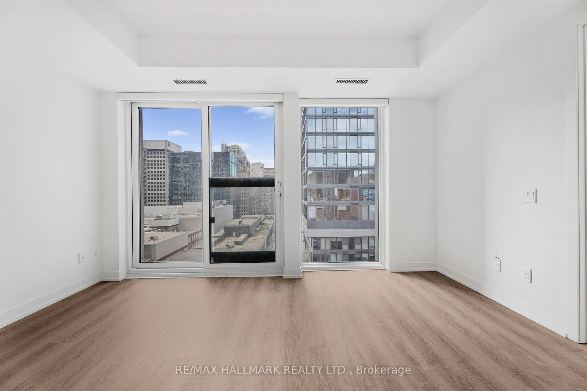 Photo 23 of Unit 903, 771 Yonge Street, Toronto, The Annex — HOMEH