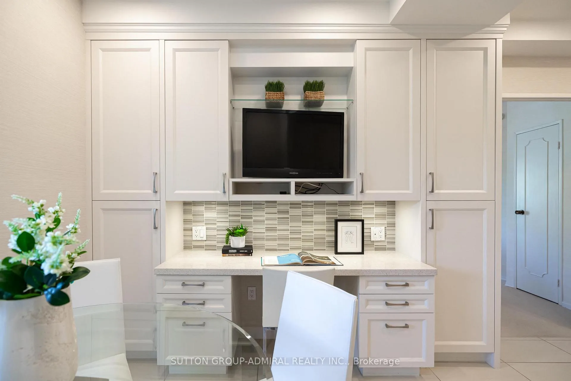 Photo 22 of Unit 202, 10 Prue Avenue, Toronto, Englemount-Lawrence — HOMEH