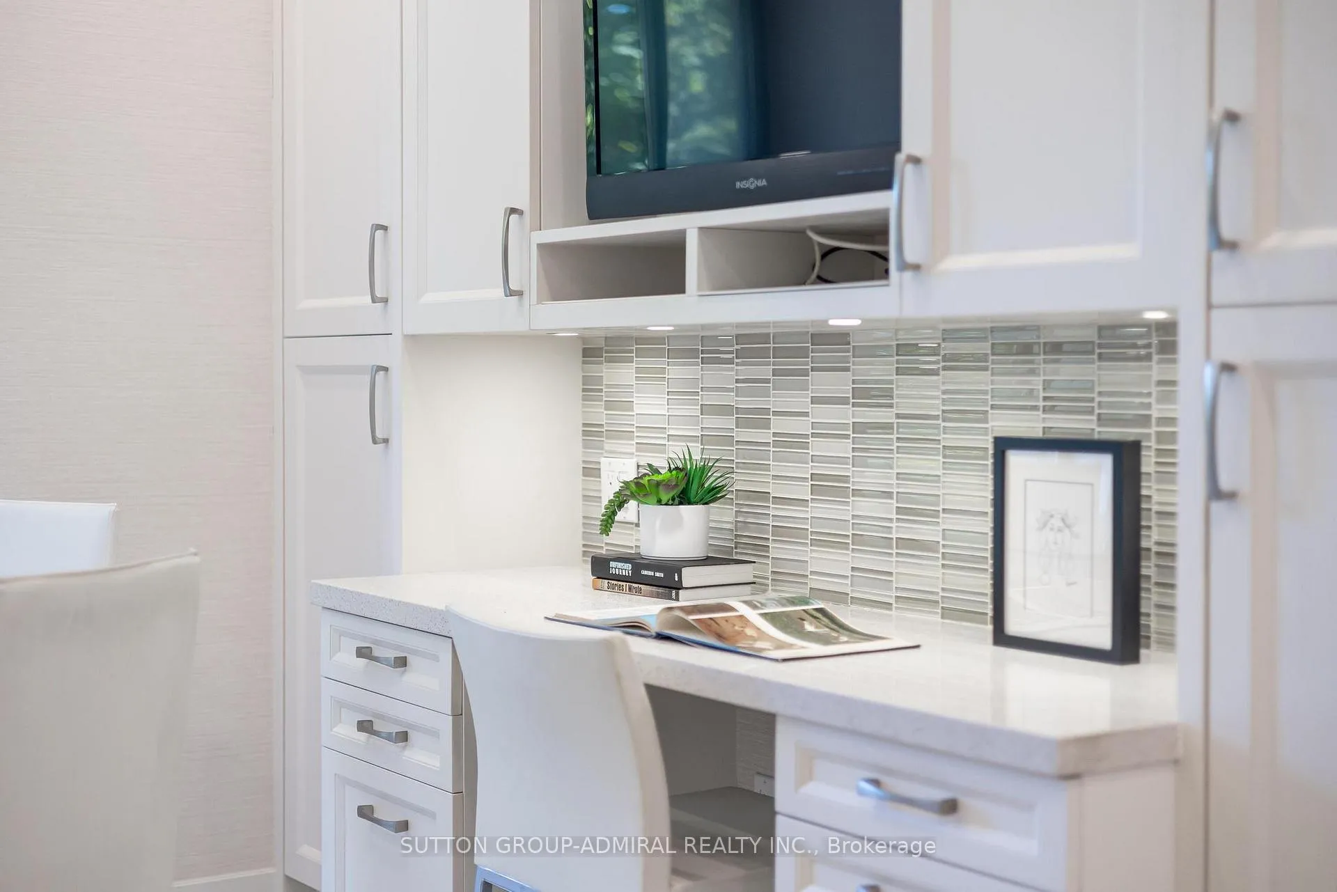 Photo 23 of Unit 202, 10 Prue Avenue, Toronto, Englemount-Lawrence — HOMEH